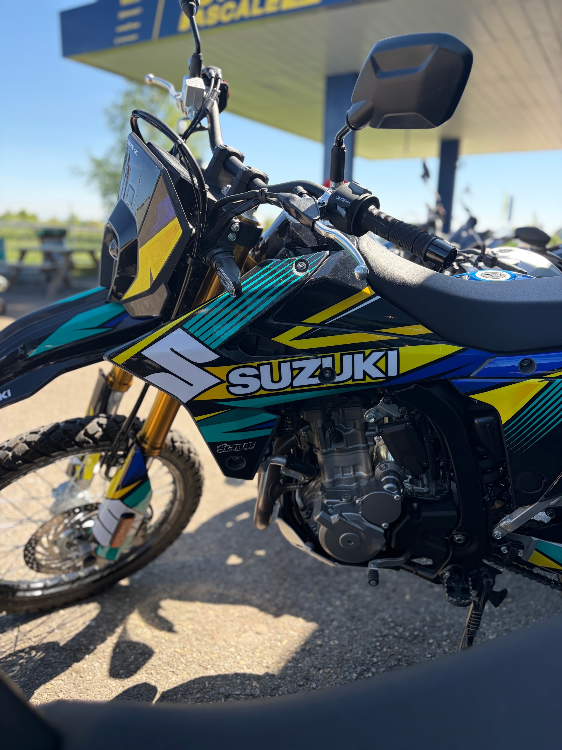 SUZUKI-image-1