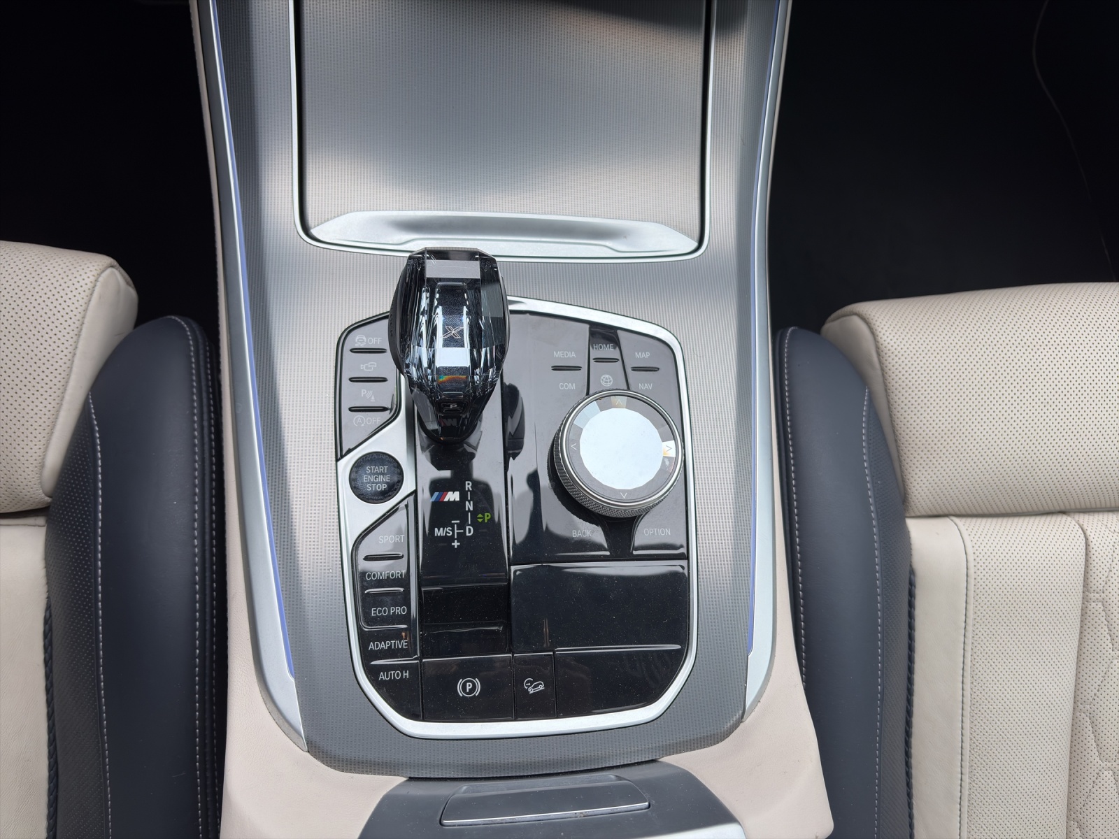 BMW X5 M50i xDrive-image-14