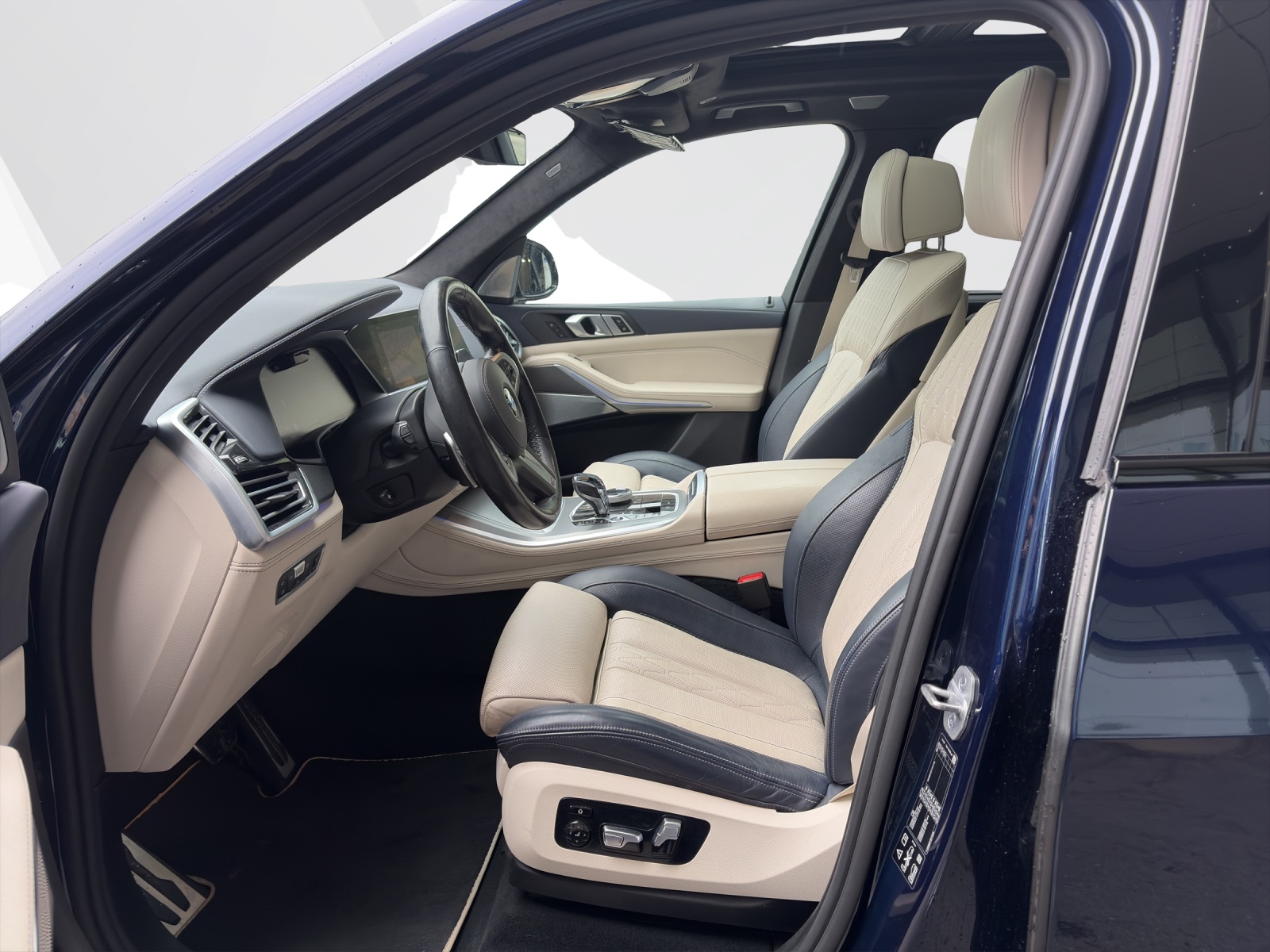 BMW X5 M50i xDrive-image-9