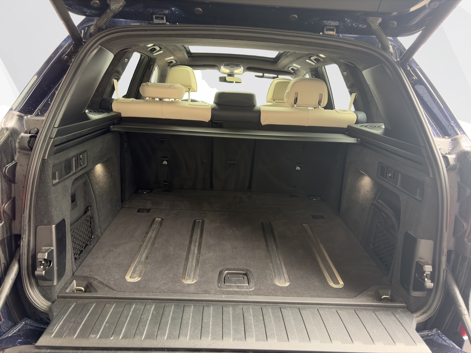 BMW X5 M50i xDrive-image-19