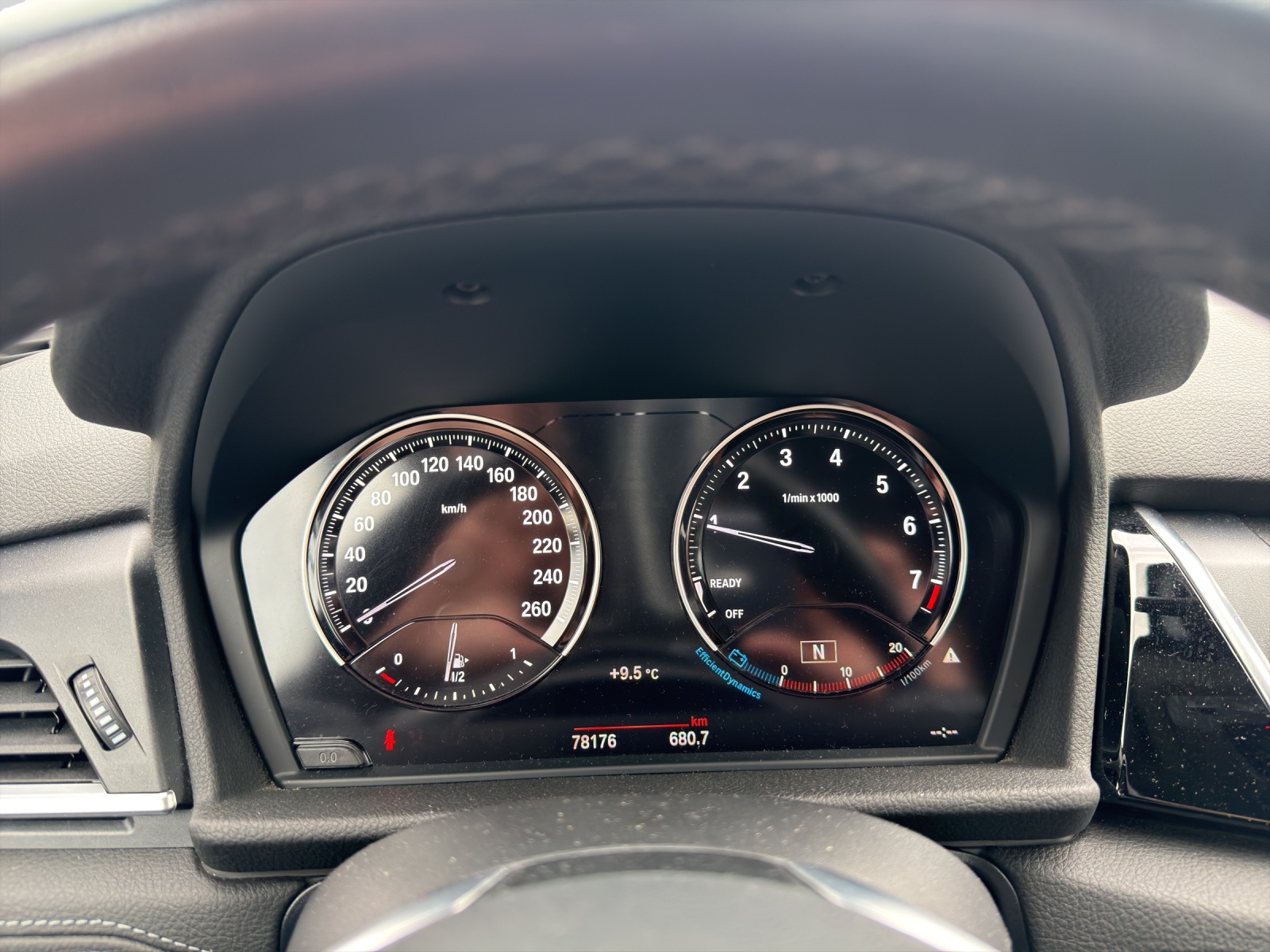 BMW 218i Active Tourer Sport Line-image-22