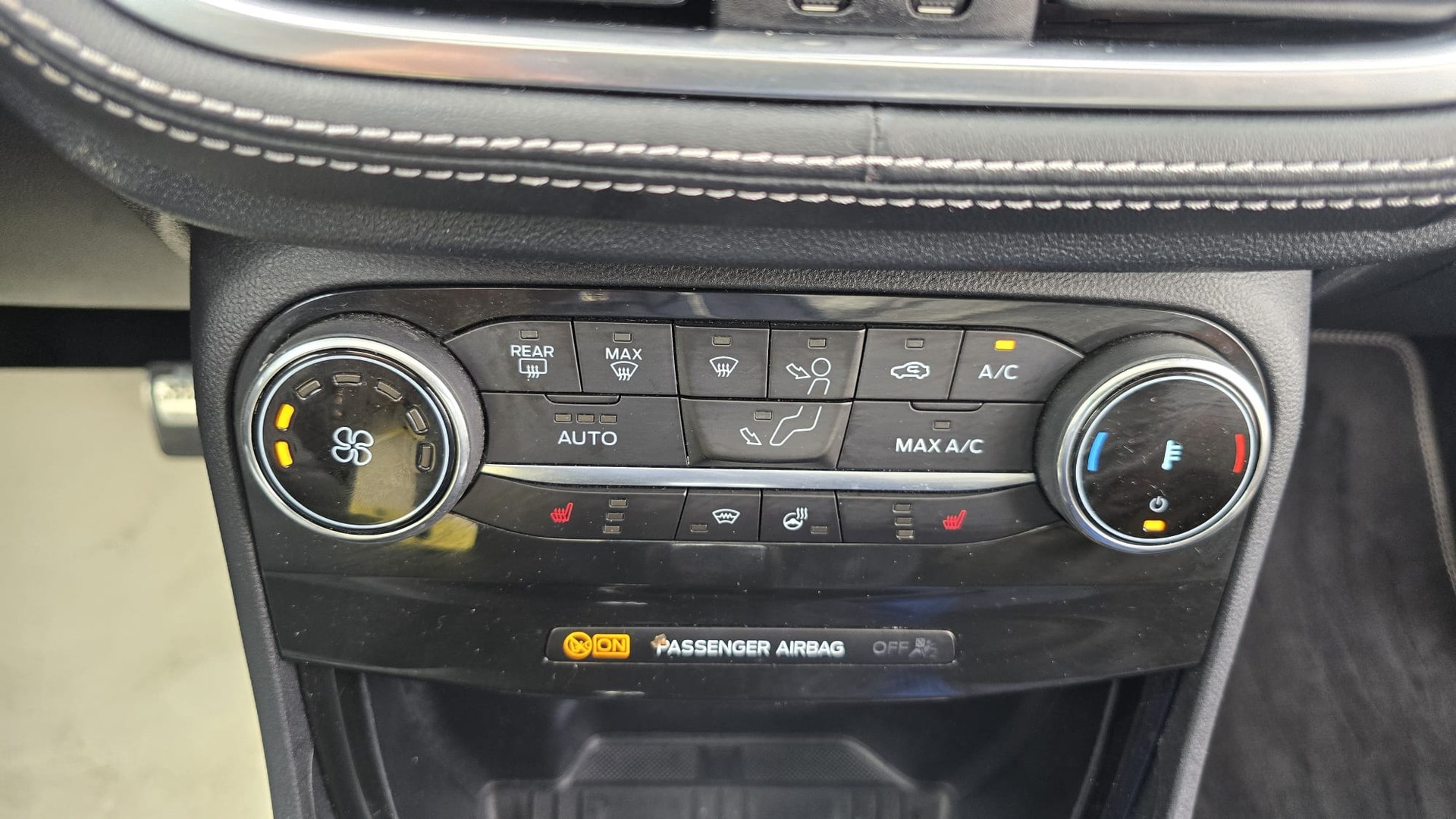 FORD Puma 1.0 SCTi ST-Line Vignale Automat ACC / Cuir/ Leder / 8 alu completes / BO Sound system-image-10