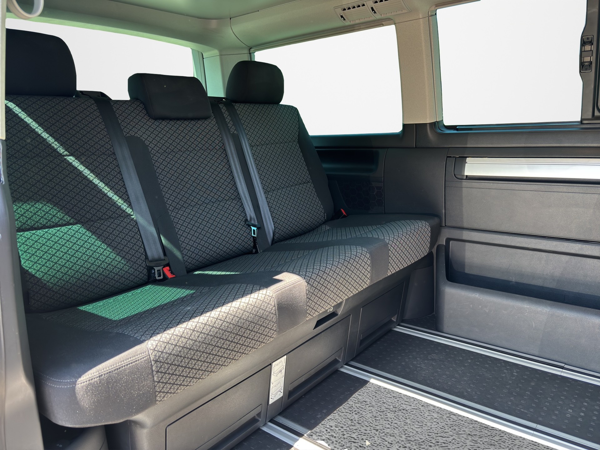 VW T6.1 California 2.0 TDI Beach Edition Spirit DSG-image-11
