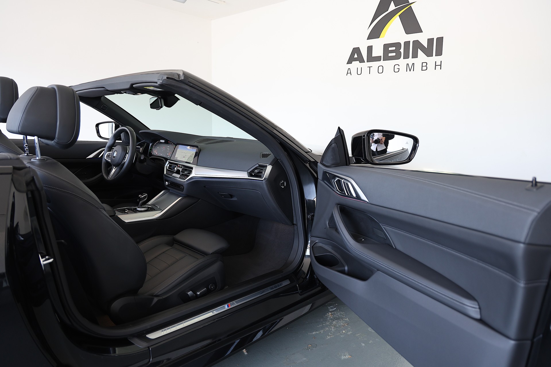 BMW 420i Cabriolet M Sport Steptronic-image-11