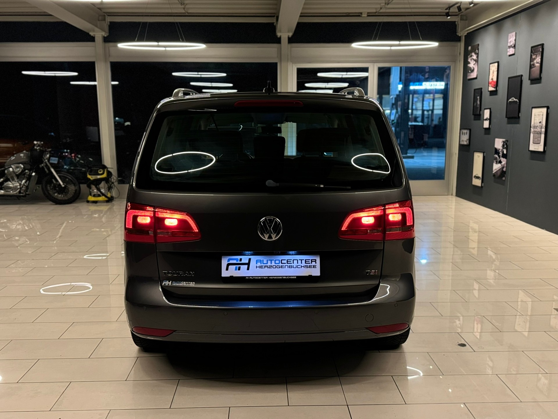 VW Touran 1.4 TSI Highline DSG-image-5