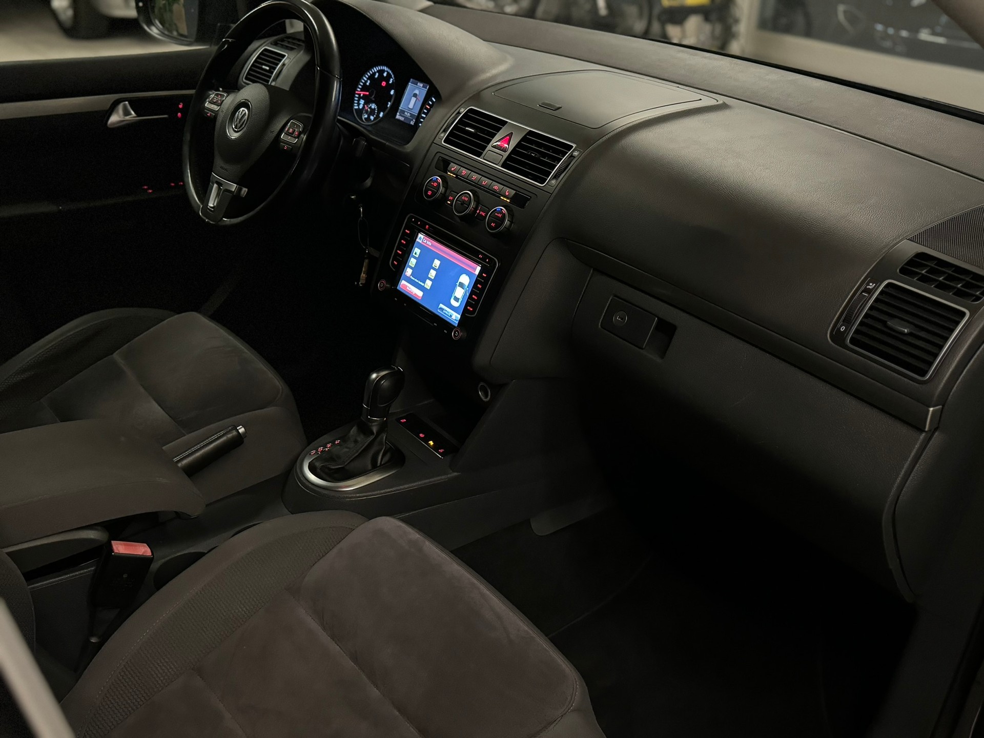 VW Touran 1.4 TSI Highline DSG-image-10