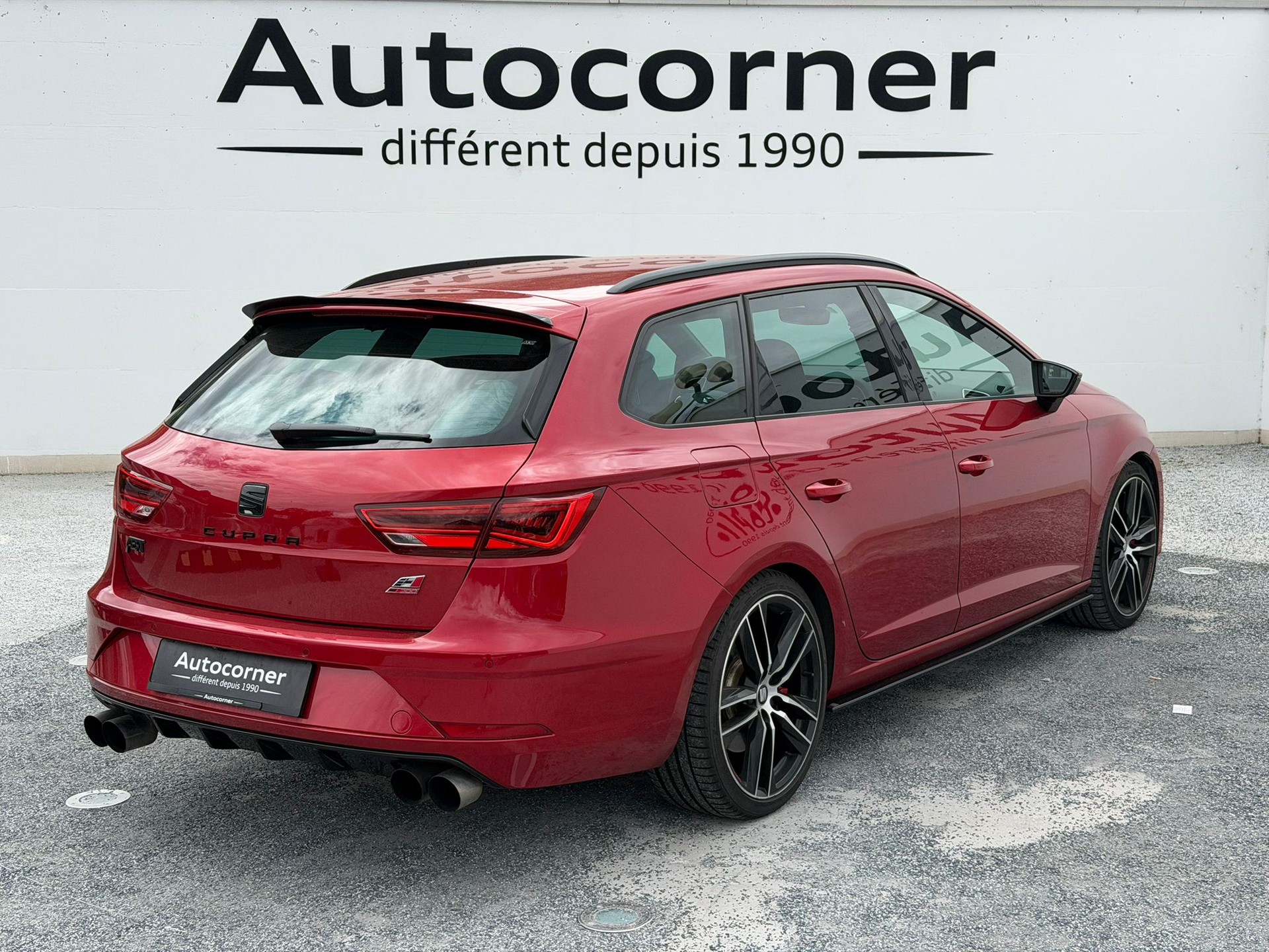 SEAT Leon ST 2.0 TSI Cupra 300 4 Drive DSG-image-2