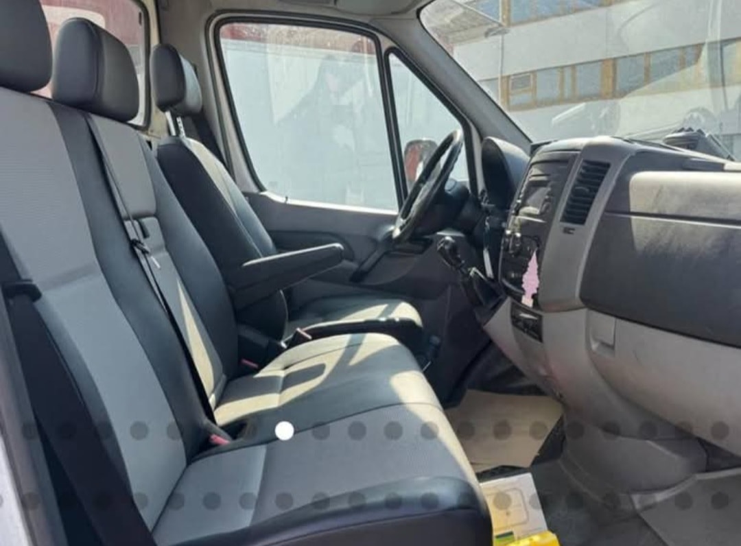 VW Crafter 35 2.0 TDI 163 PS Sattelschlepper-image-7
