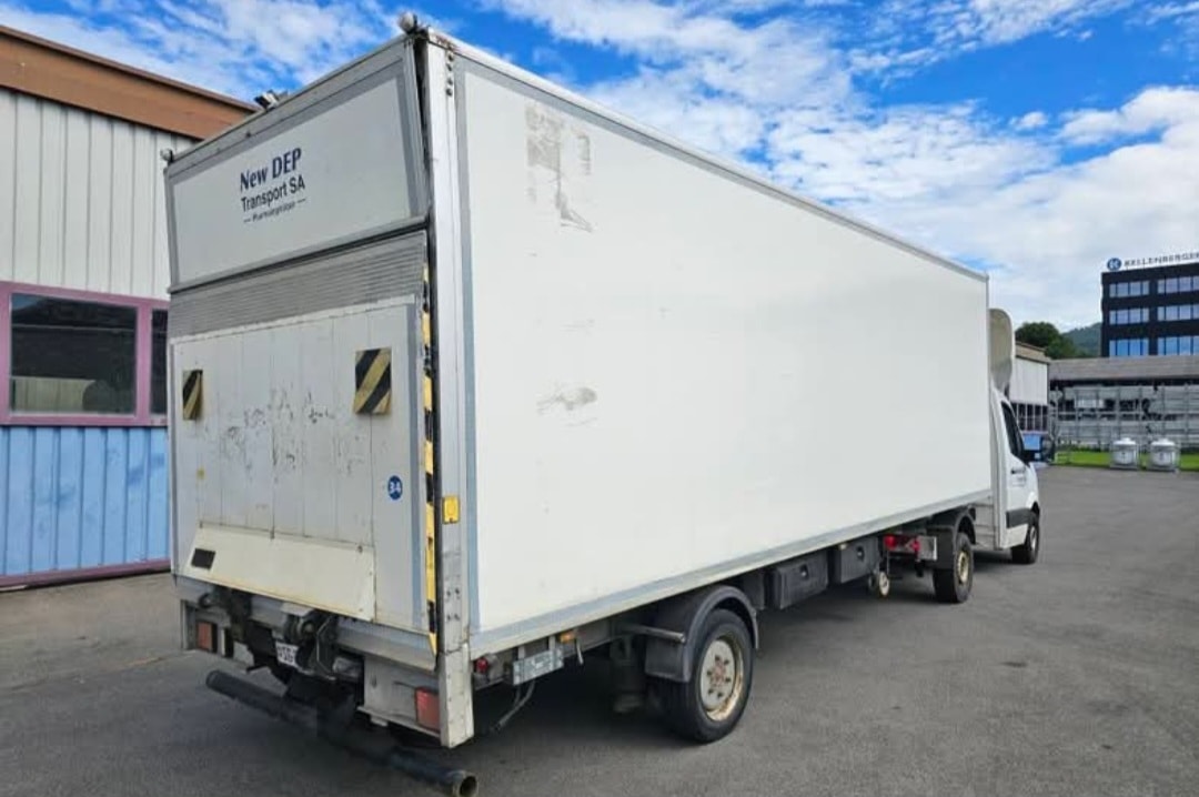 VW Crafter 35 2.0 TDI 163 PS Sattelschlepper-image-1