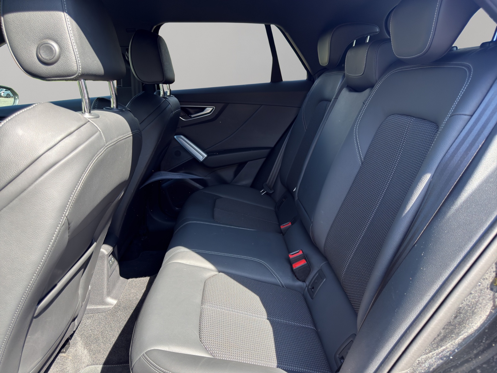 AUDI Q2 40 TFSI advanced Attraction quattro S-tronic-image-16