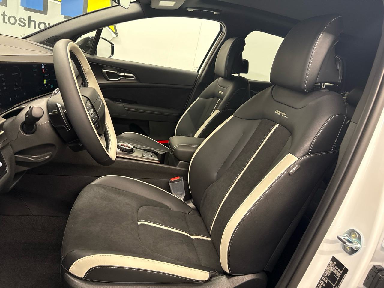 KIA Sportage 1.6T-GDi PHEV GT-Line-showroom-element-3