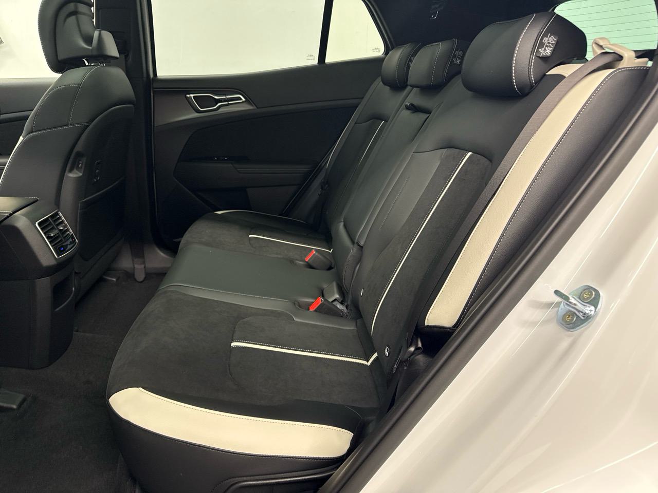 KIA Sportage 1.6T-GDi PHEV GT-Line-image-12