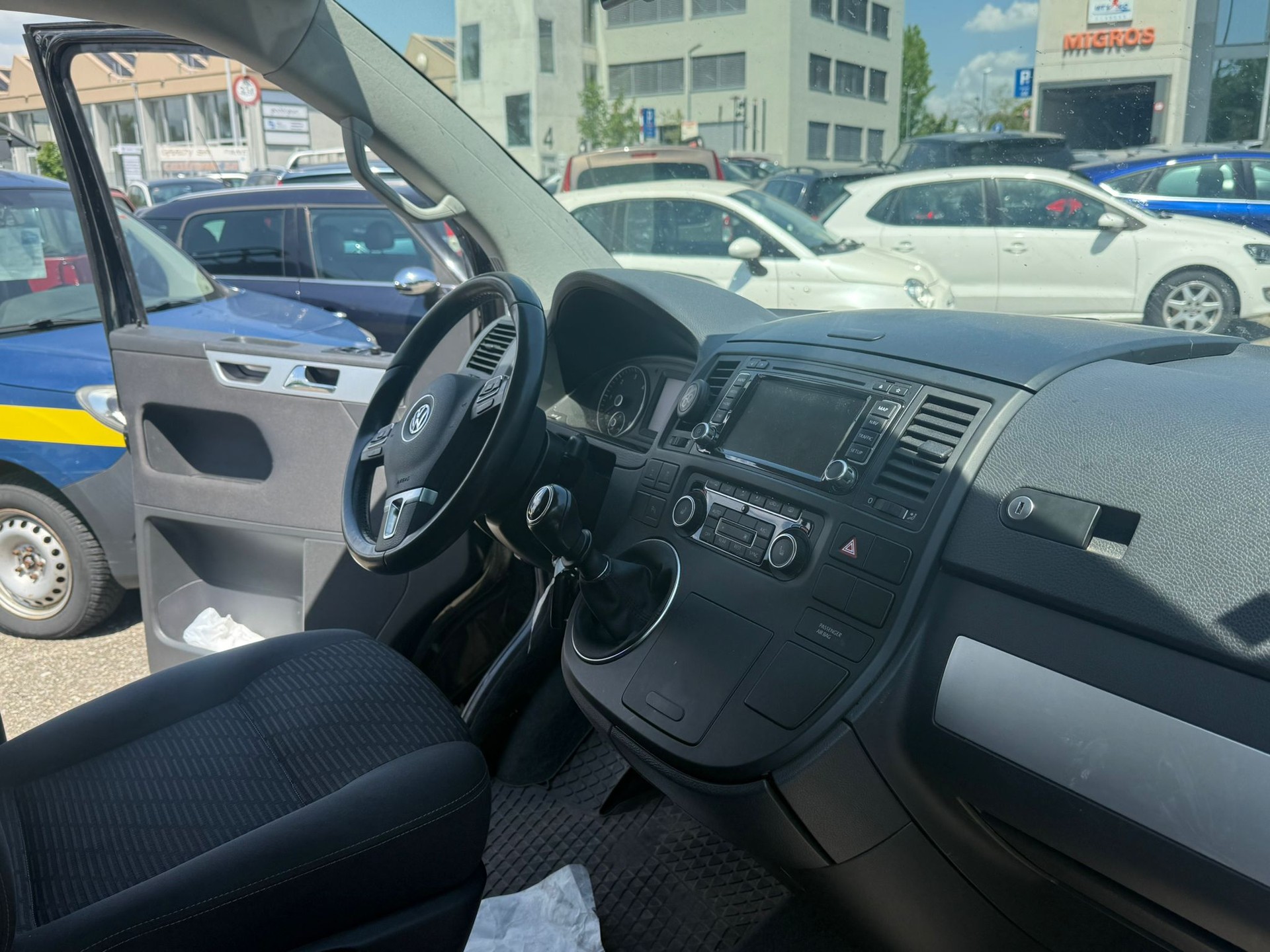 VW T5 Multivan Trendline 2.0 TDI CR 4Motion-image-7
