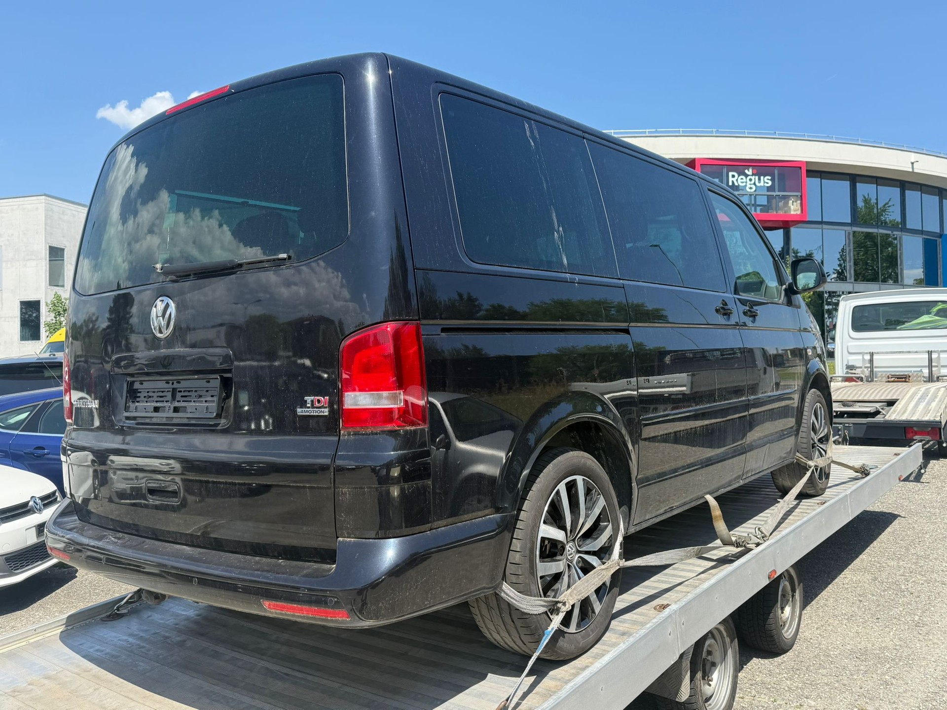 VW T5 Multivan Trendline 2.0 TDI CR 4Motion-image-5