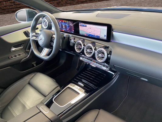 MERCEDES-BENZ A 180-image-14