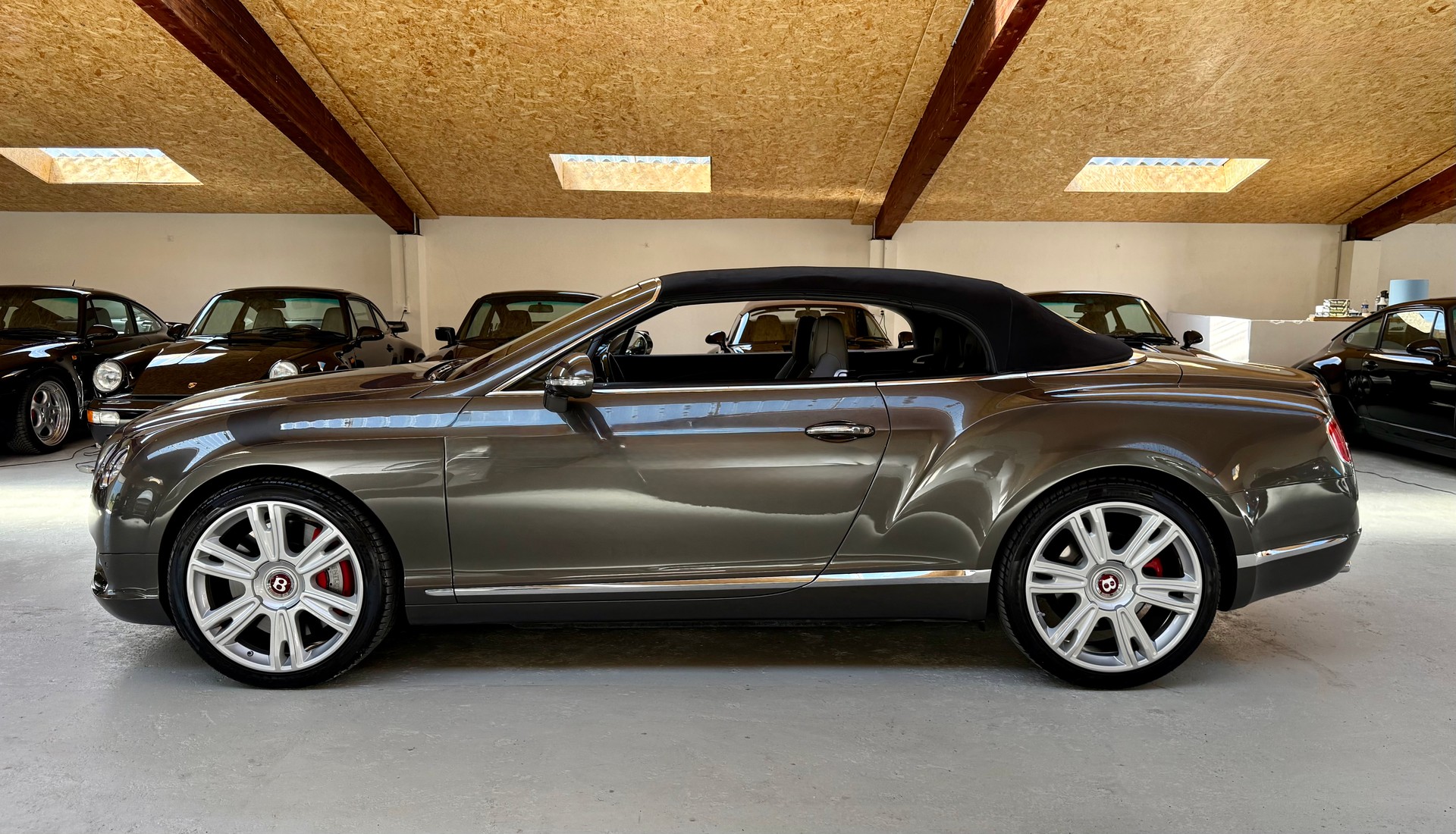 BENTLEY Continental GTC 4.0 V8-image-2