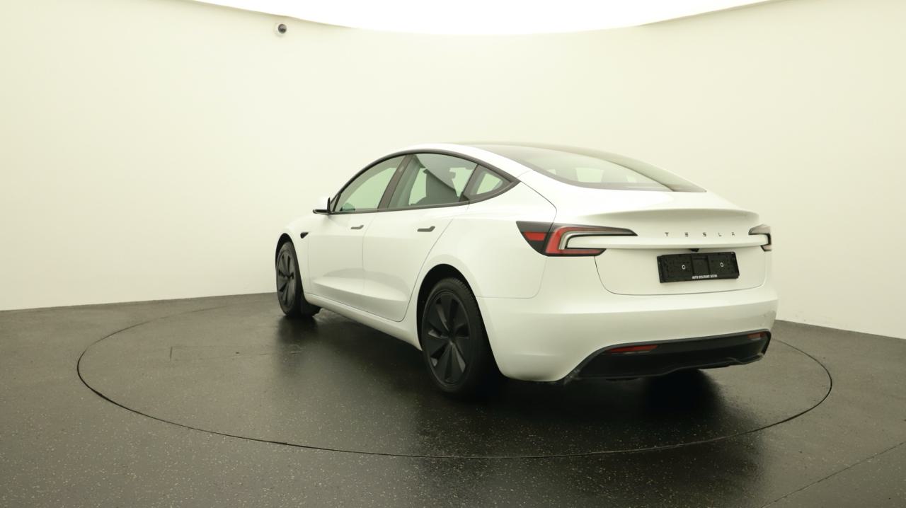 TESLA Model 3 RWD-showroom-element-3