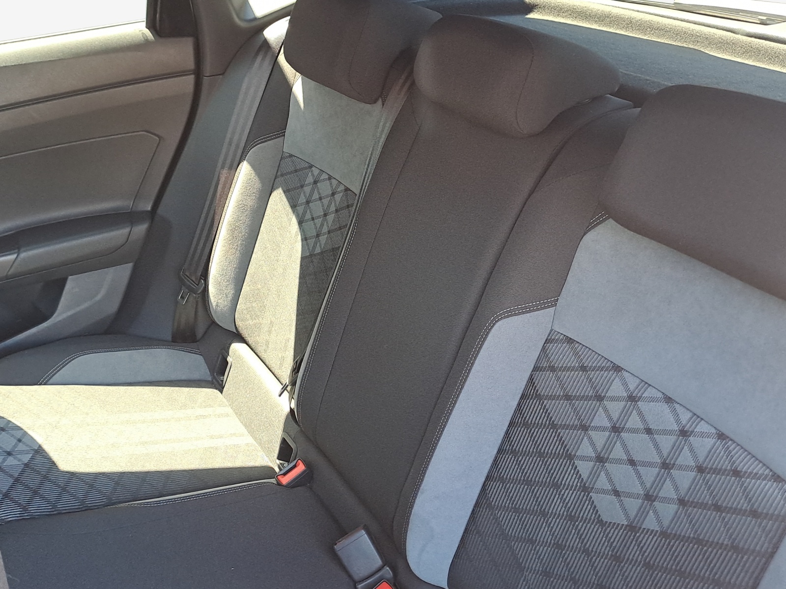 VW Polo 1.0 TSI R-Line DSG-image-11