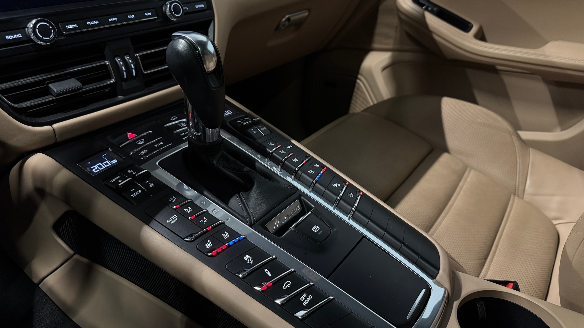PORSCHE Macan S PDK *CH-FZ*AHK*PANO*BOSE*CARBON*SPORT CHRONO*ACC*-image-9