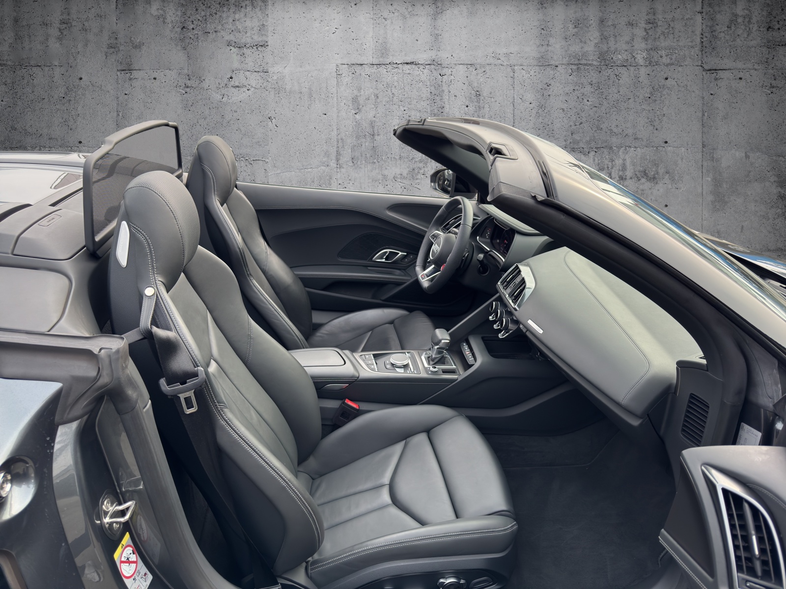 AUDI R8 Spyder RWD S-Tronic-image-23