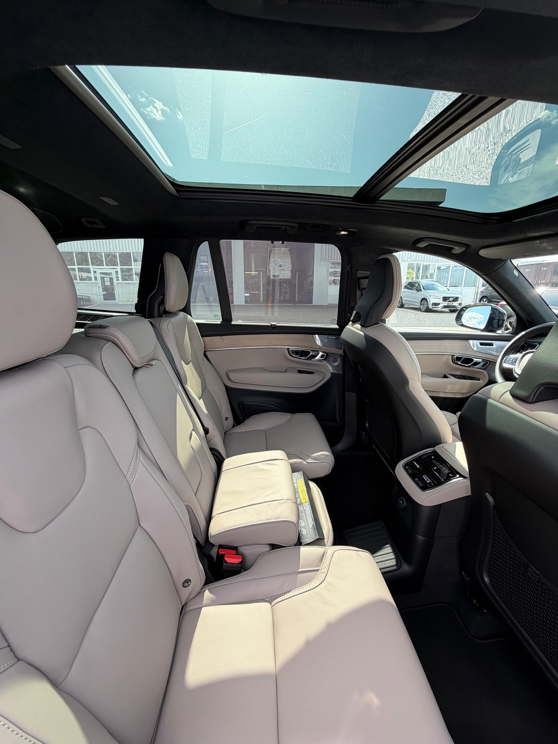 VOLVO XC90 2.0 T8 TE XCLUSIVE Edition Dark eAWD-image-16