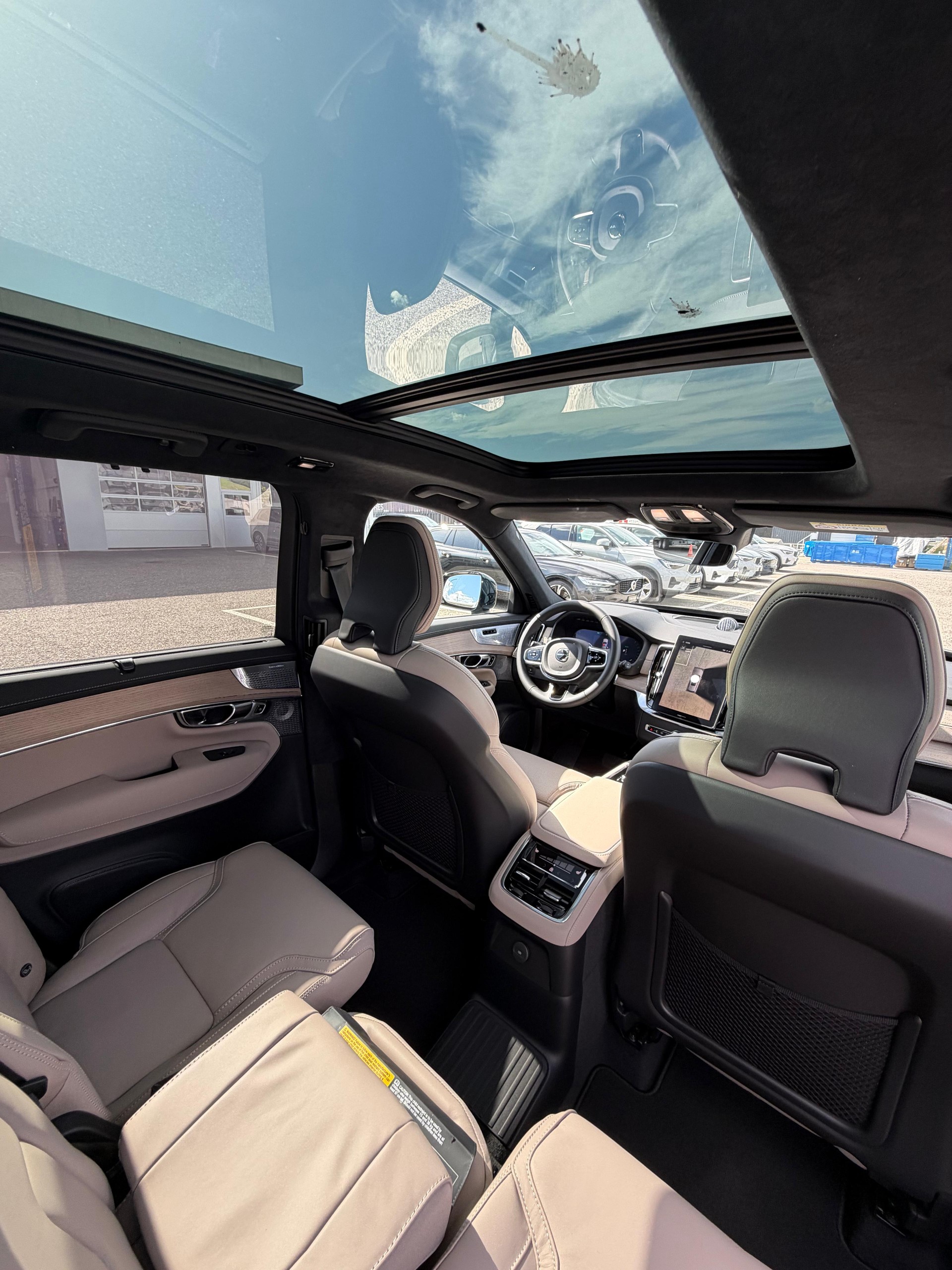 VOLVO XC90 2.0 T8 TE XCLUSIVE Edition Dark eAWD-image-17