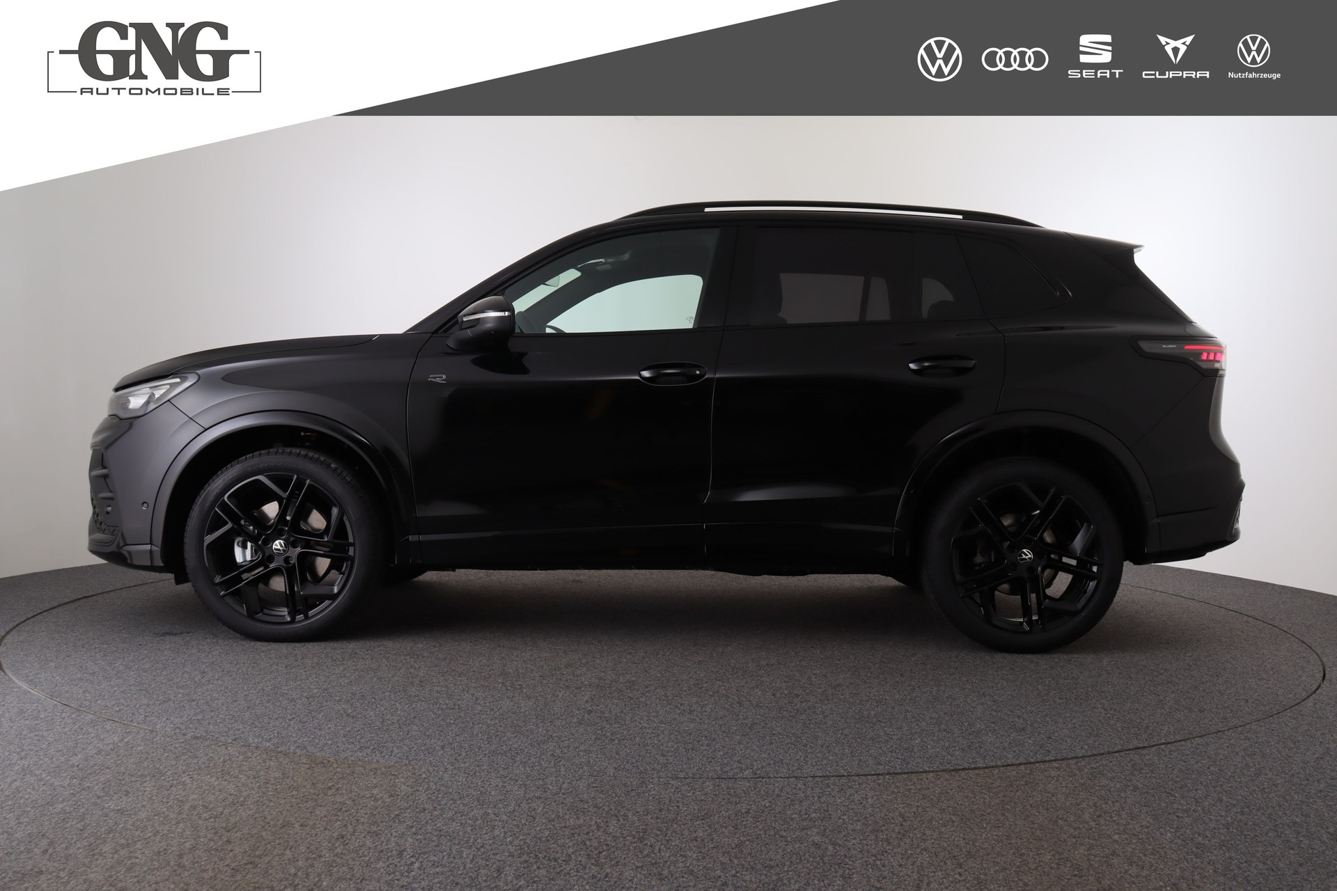 VW Tiguan 2.0 TSI DSG R-Line 4Motion-image-2