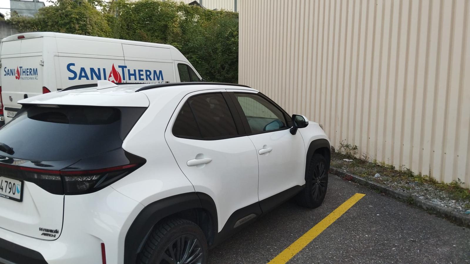 TOYOTA 1.5 VVT-i HSD Adventure AWD-i-image-3