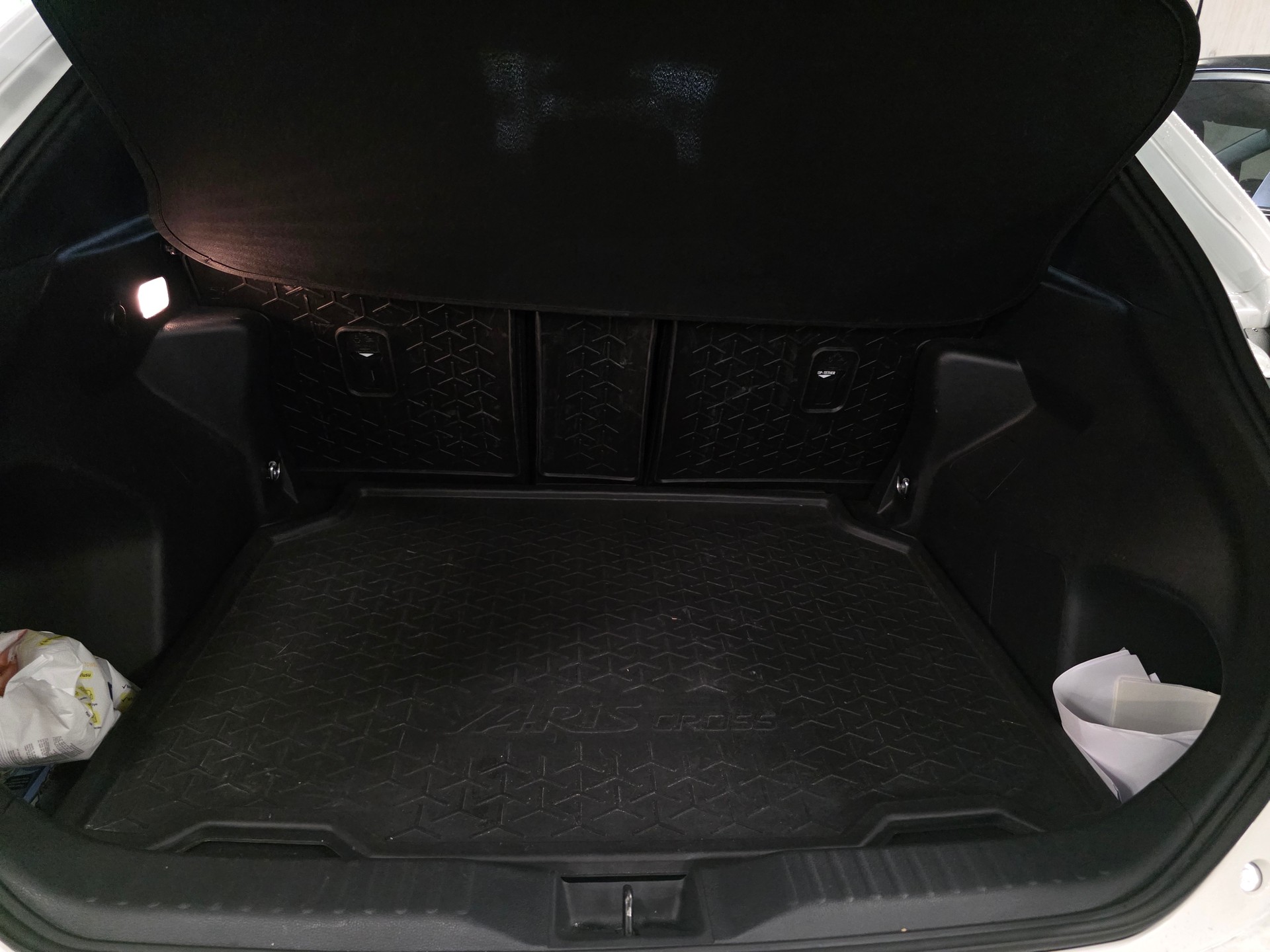 TOYOTA 1.5 VVT-i HSD Adventure AWD-i-image-2