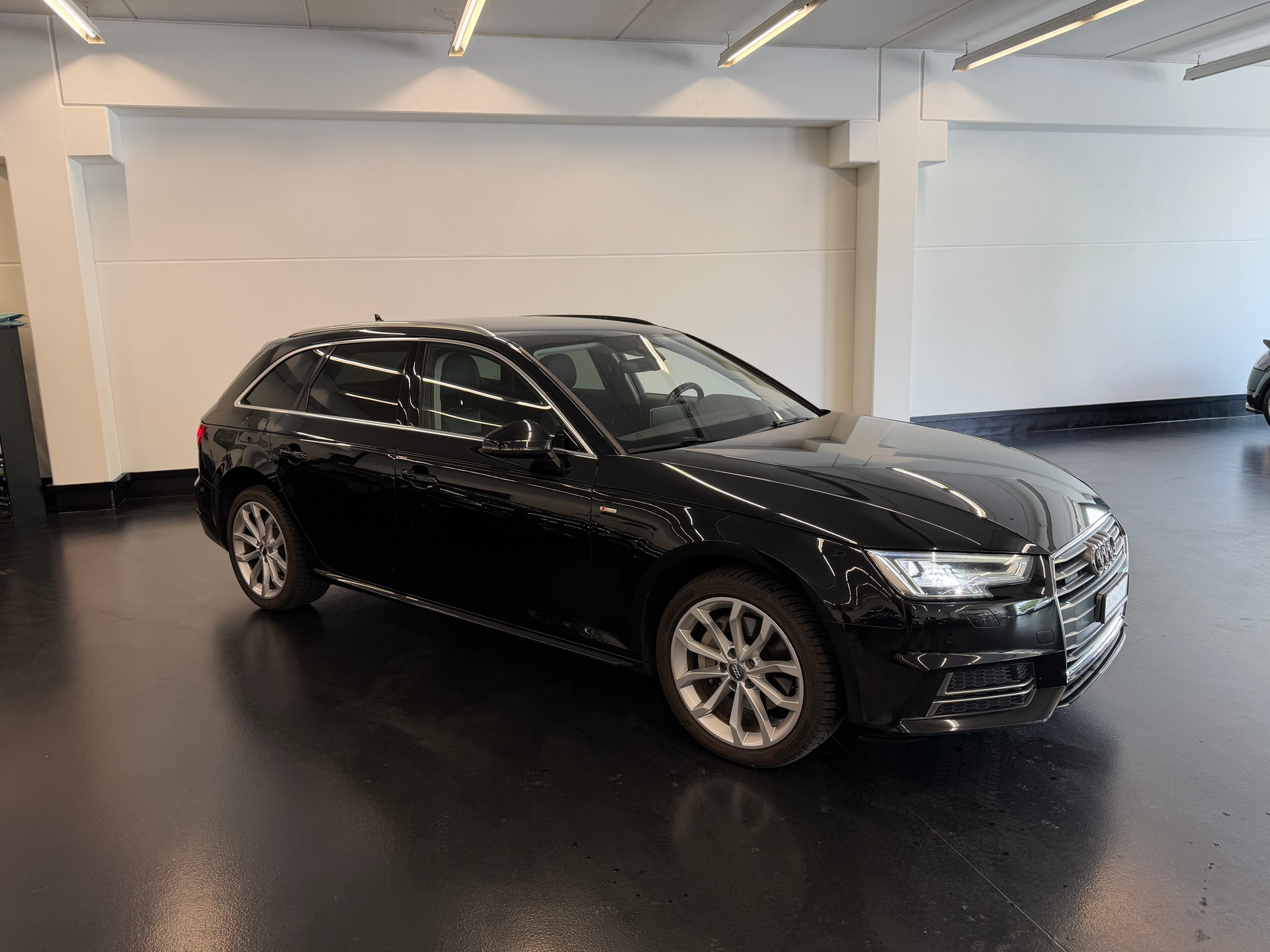 AUDI A4 Avant 2.0 TDI Sport quattro S-tronic-image-5