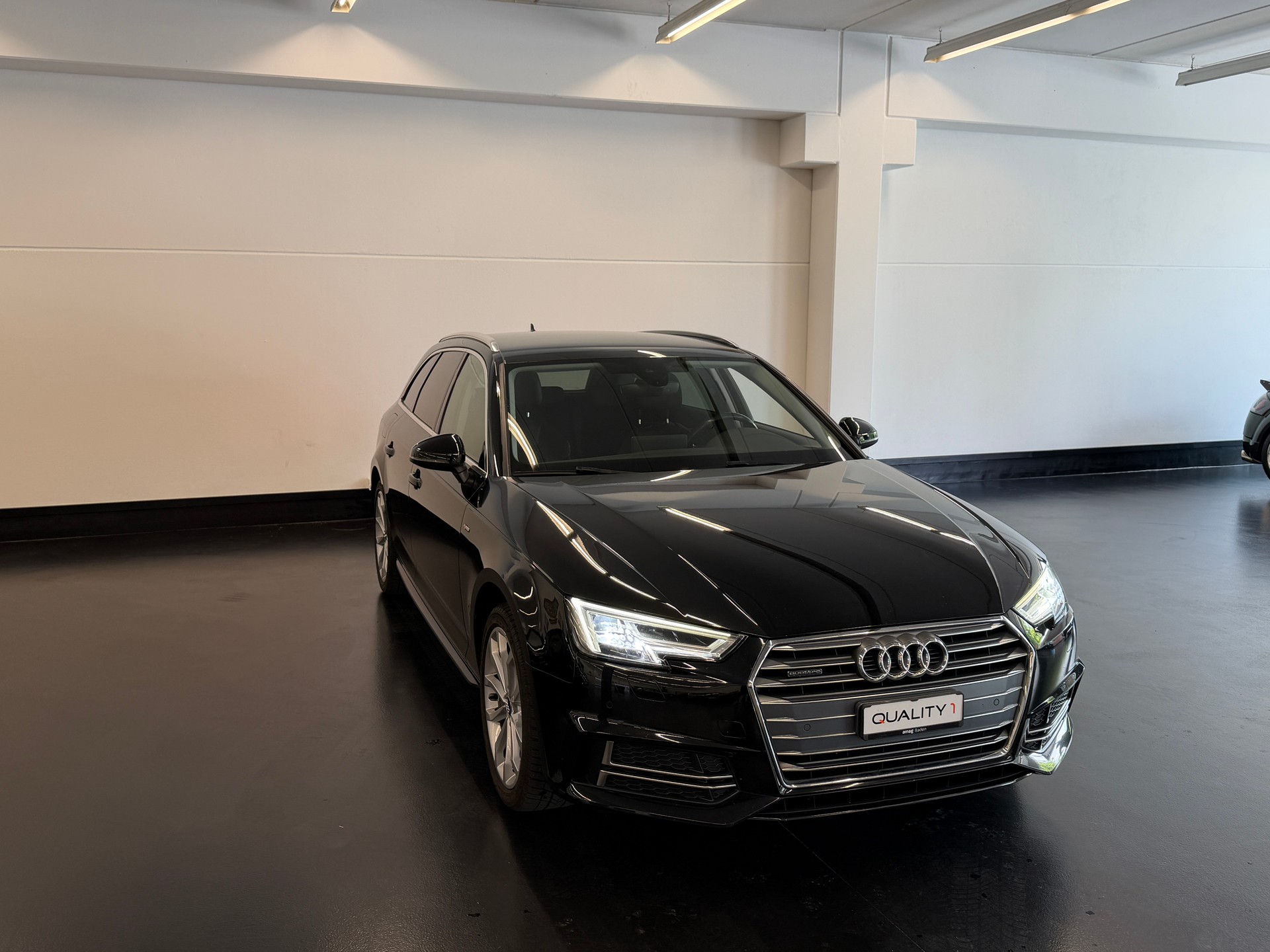 AUDI A4 Avant 2.0 TDI Sport quattro S-tronic-image-2