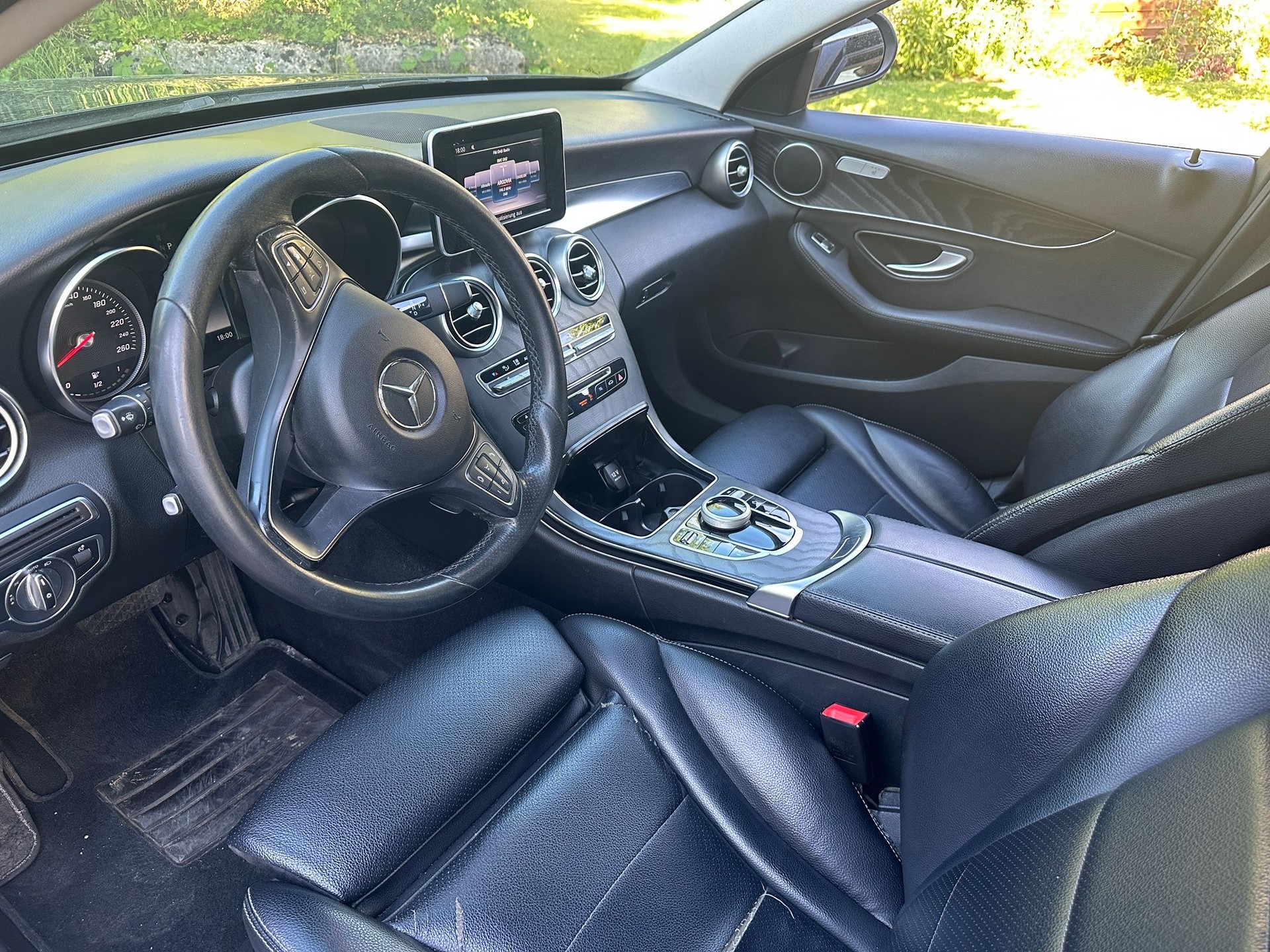 MERCEDES-BENZ C 220 d Avantgarde 4Matic 9G-Tronic-image-4