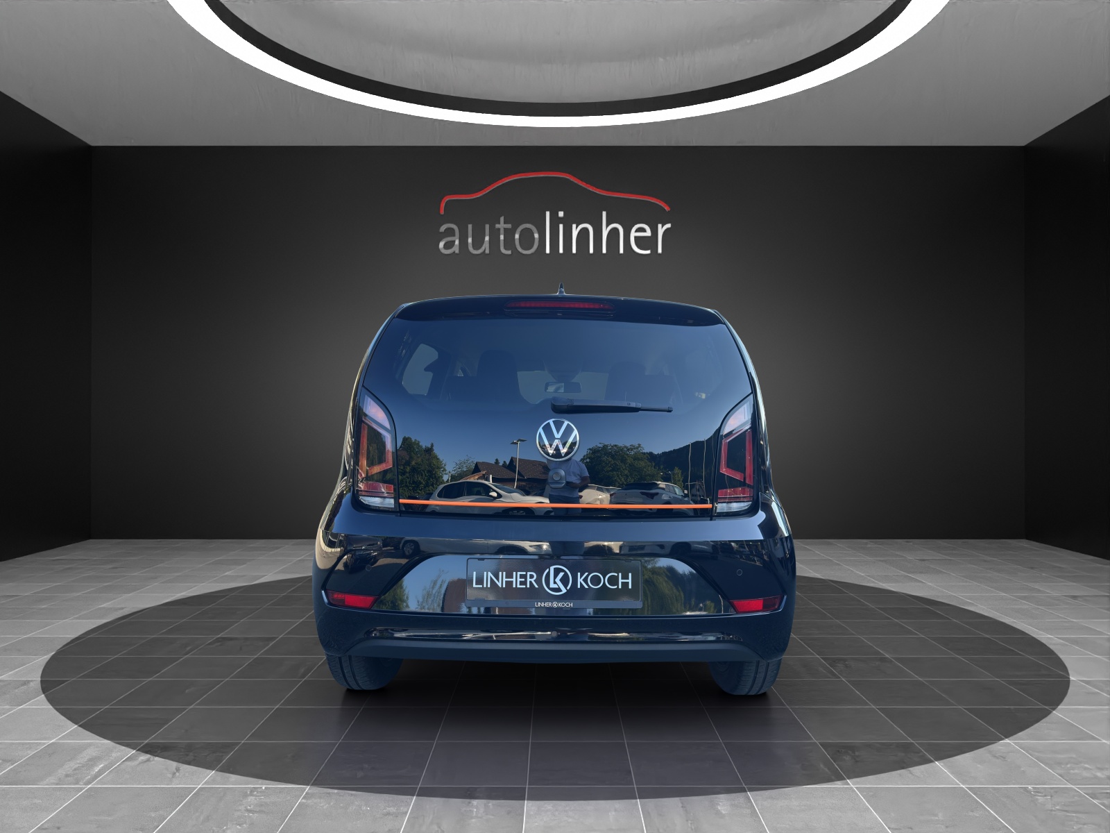 VW e-Up-showroom-element-3
