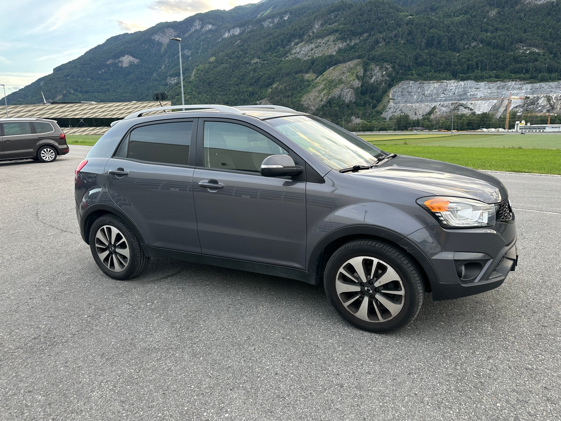 KGM-SsangYong Korando 2.0 e-XDI Quartz 4WD-image-6