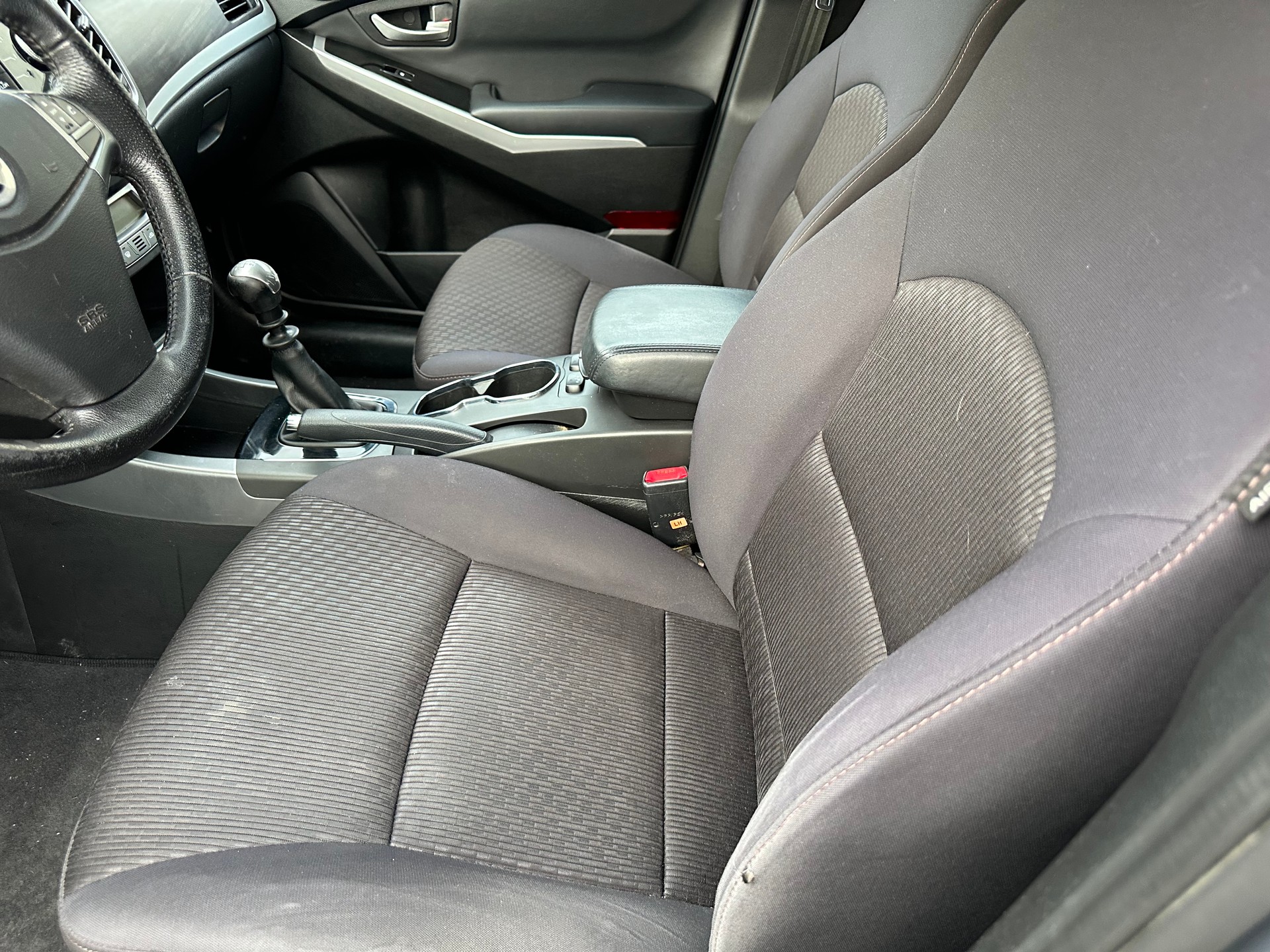 KGM-SsangYong Korando 2.0 e-XDI Quartz 4WD-image-2