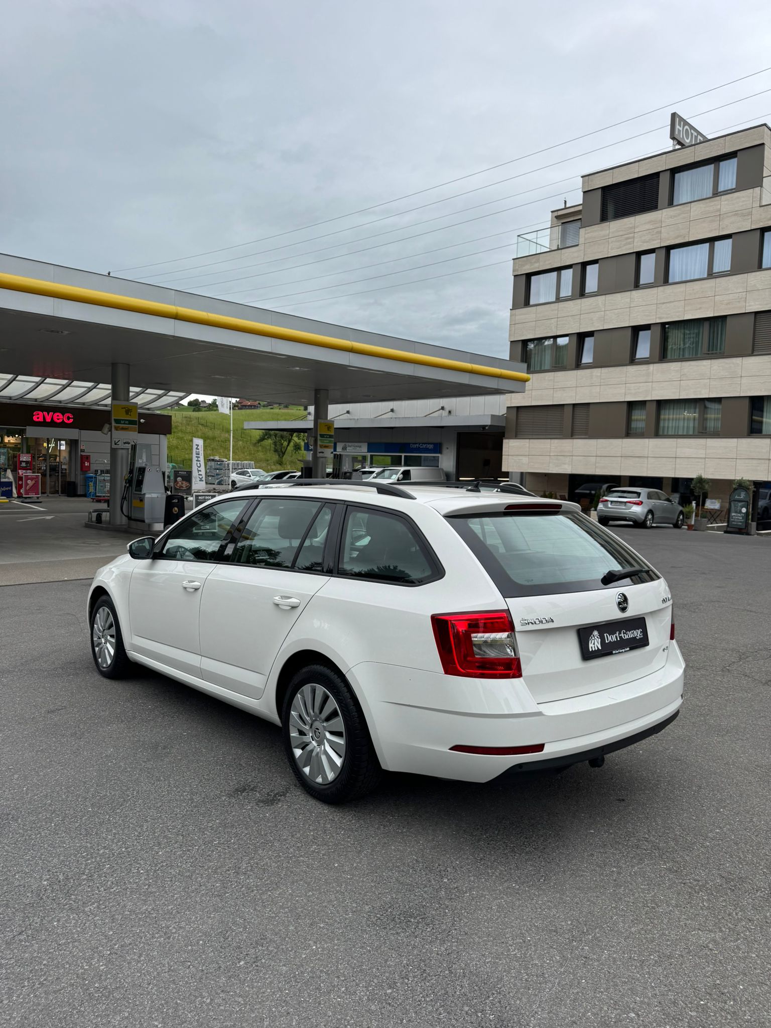 SKODA Octavia Combi 2.0 TDI Style 4x4 DSG-image-4