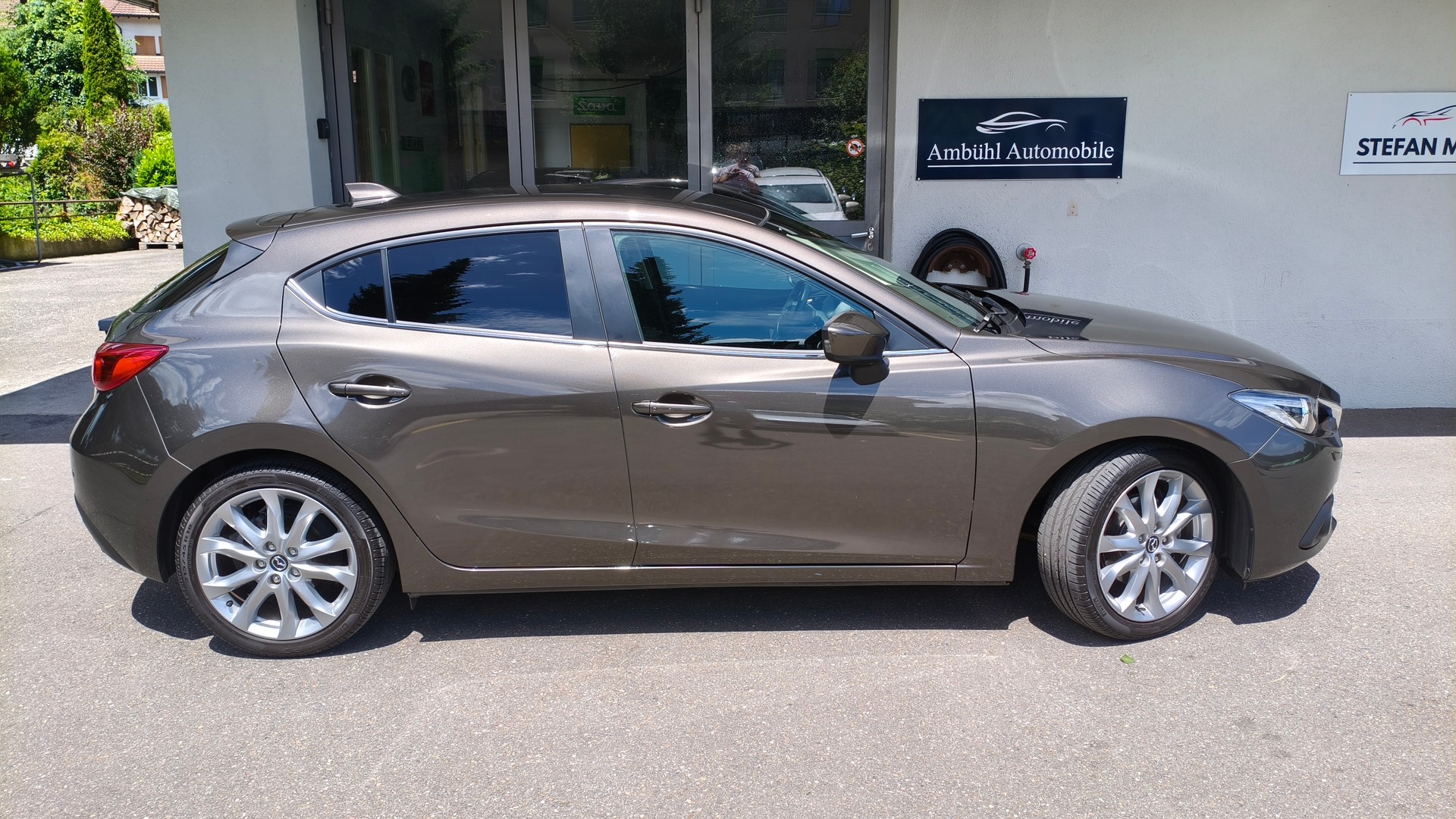 MAZDA 3 2.0 16V Revolution-image-1