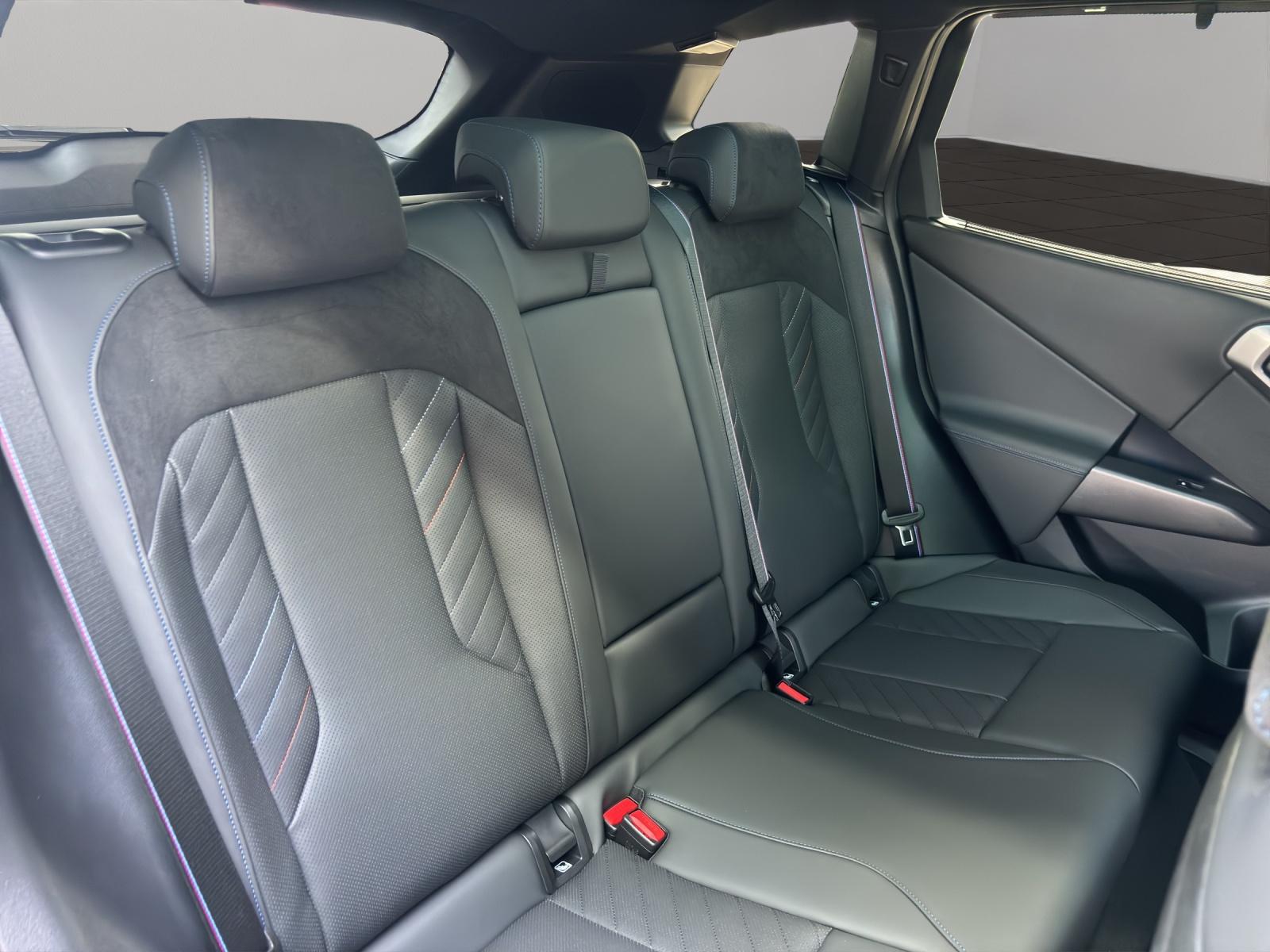 BMW X3 M50i-image-11