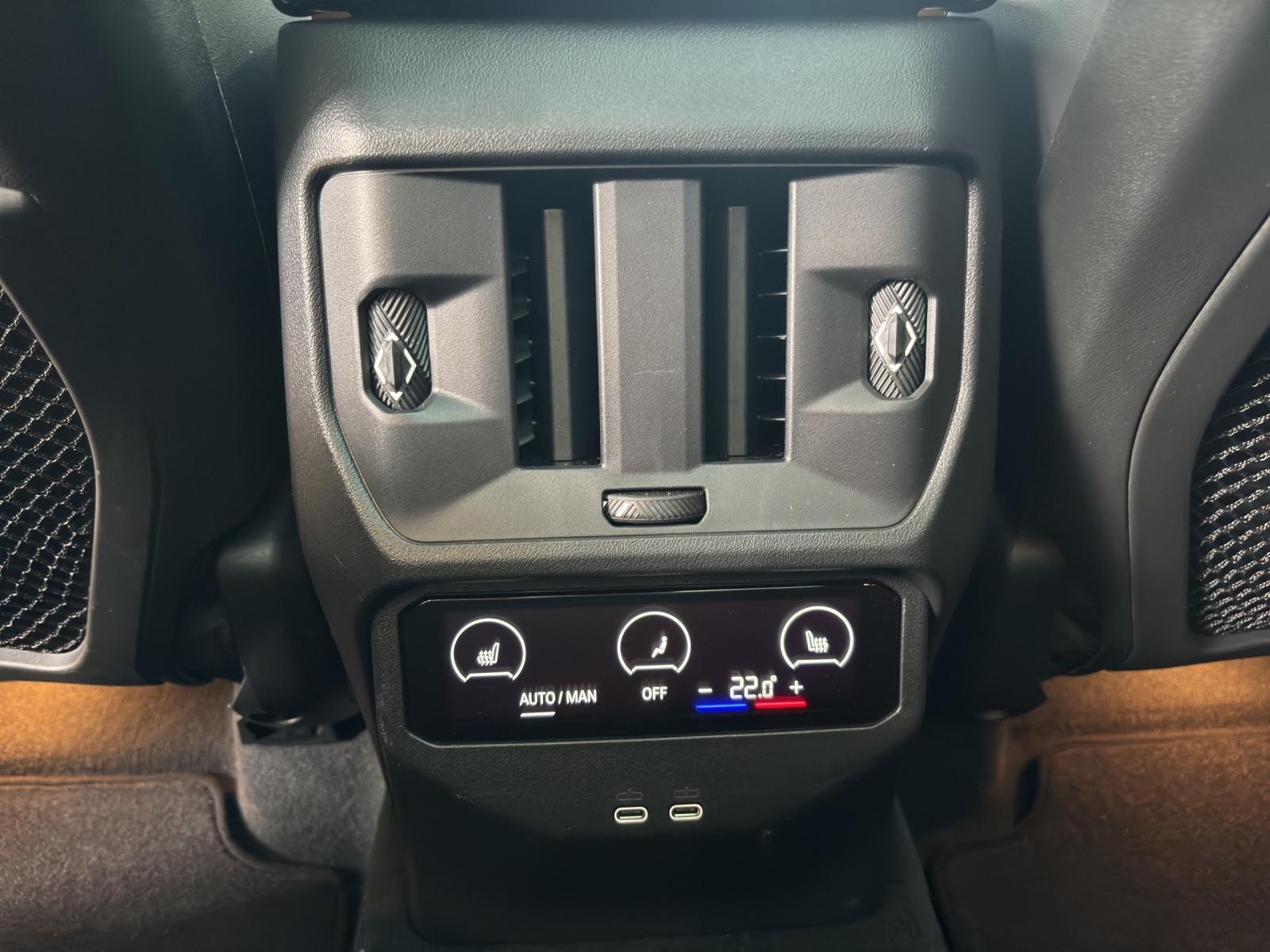 BMW X3 M50i-image-28