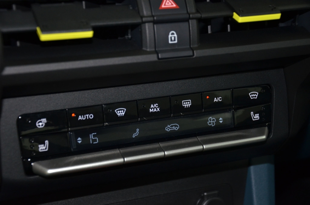 FIAT Grande Panda Elektro La Prima-image-21