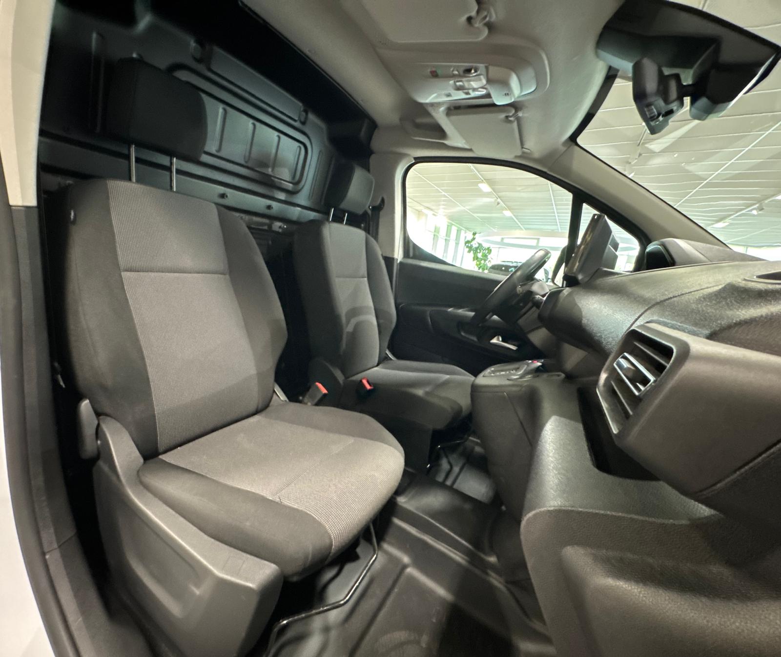 PEUGEOT Partner Kaw. 1000 Standard 1.5 BlueHDI 130 S/S-image-12