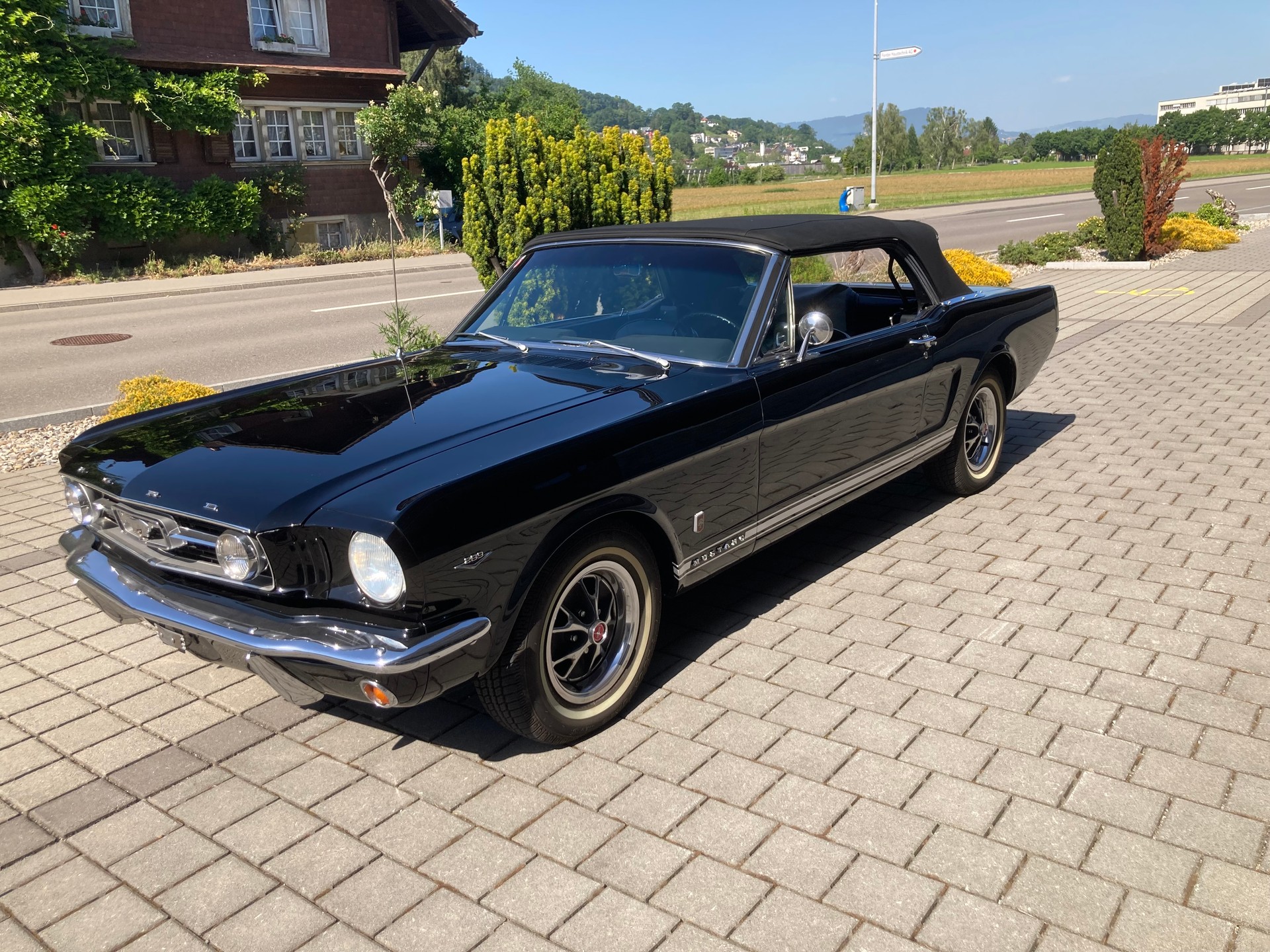 FORD MUSTANG-image-0