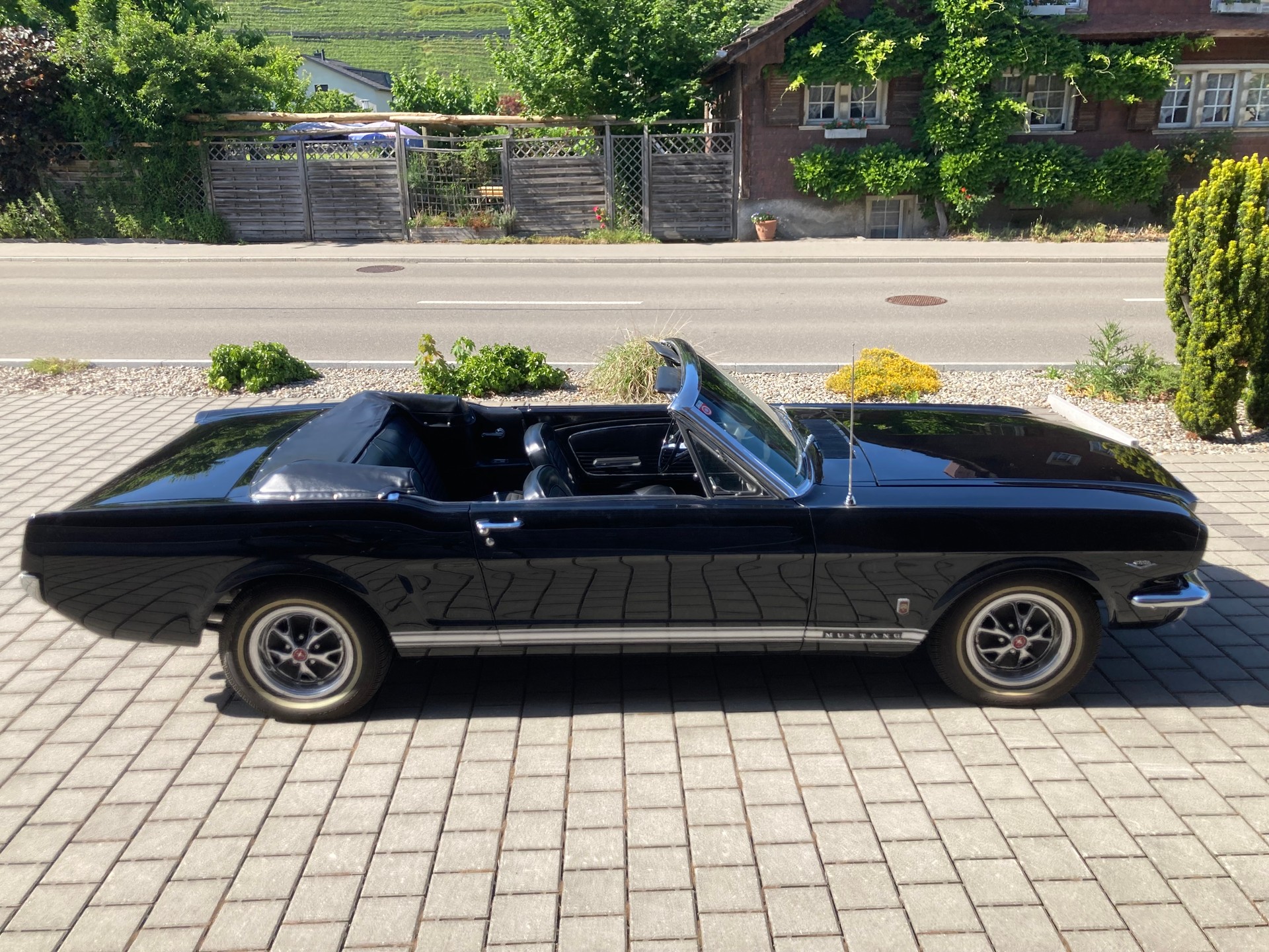 FORD MUSTANG-image-2