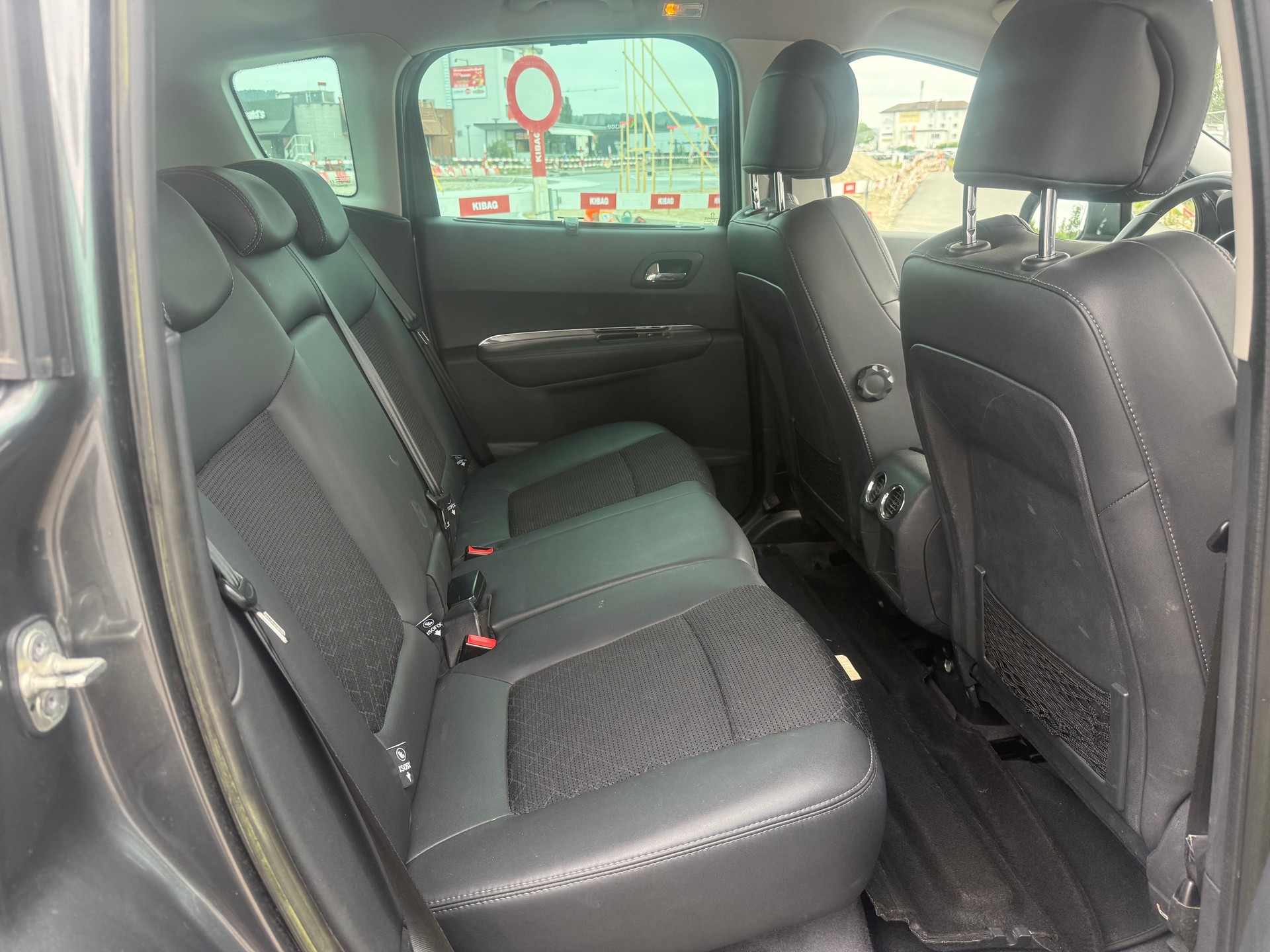 PEUGEOT 3008 1.6 16V T Allure Tiptronic-image-12