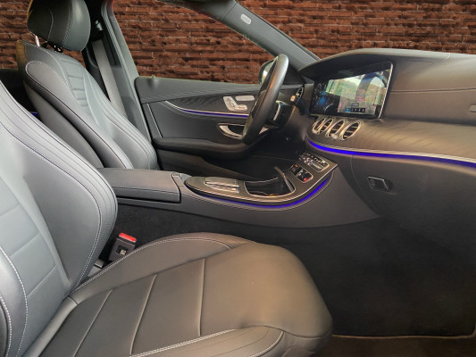 MERCEDES-BENZ E 220 d T 4M Swiss Star-image-10