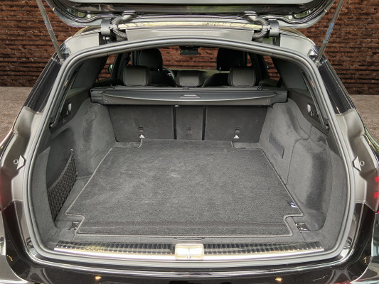 MERCEDES-BENZ E 220 d T 4M Swiss Star-image-6