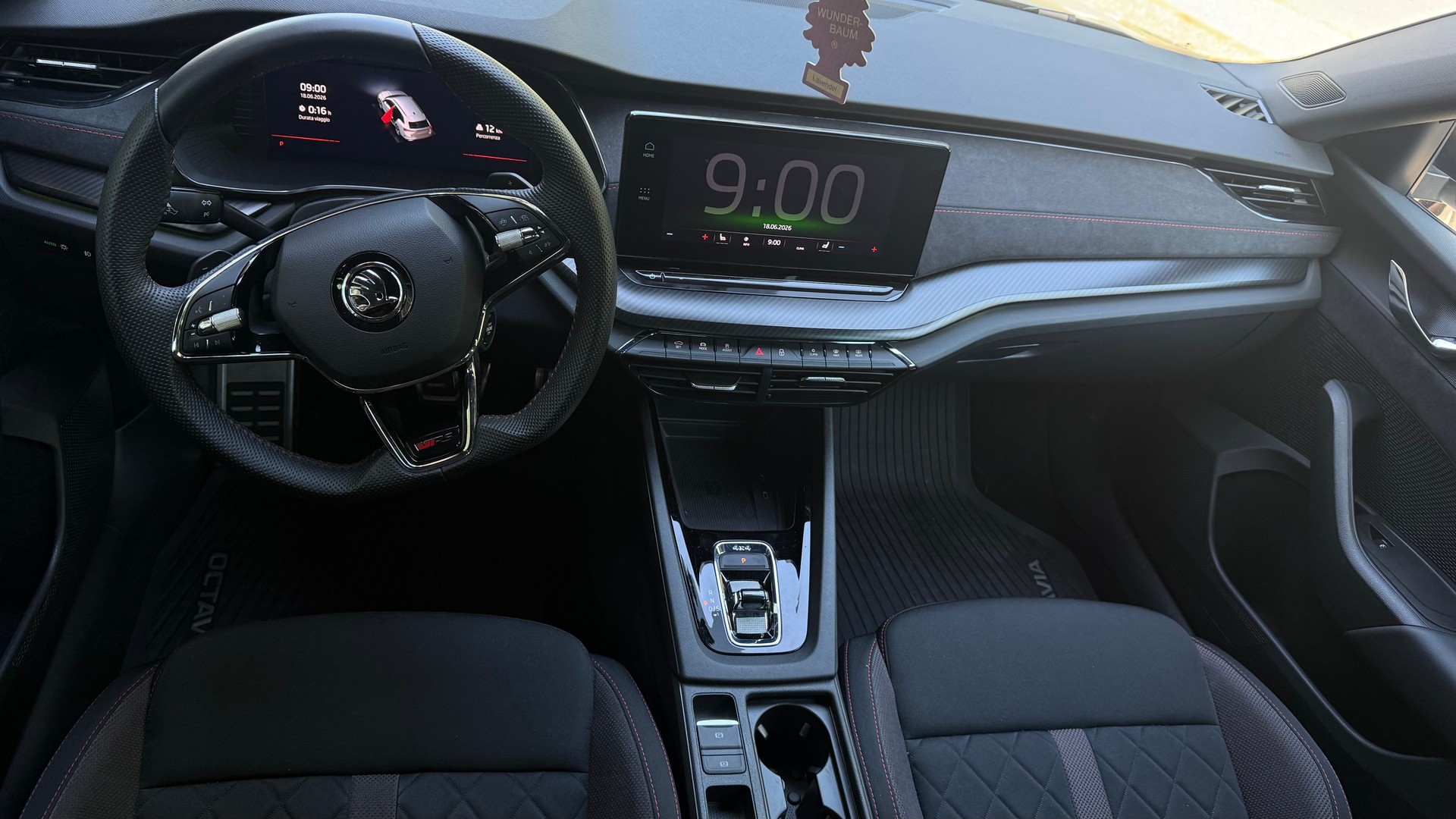 SKODA Octavia Combi 2.0 TDI DSG RS 4x4-image-8