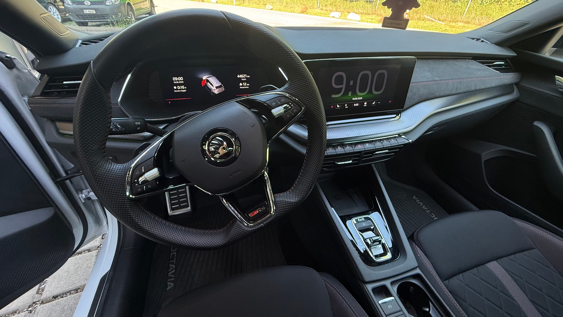 SKODA Octavia Combi 2.0 TDI DSG RS 4x4-image-6