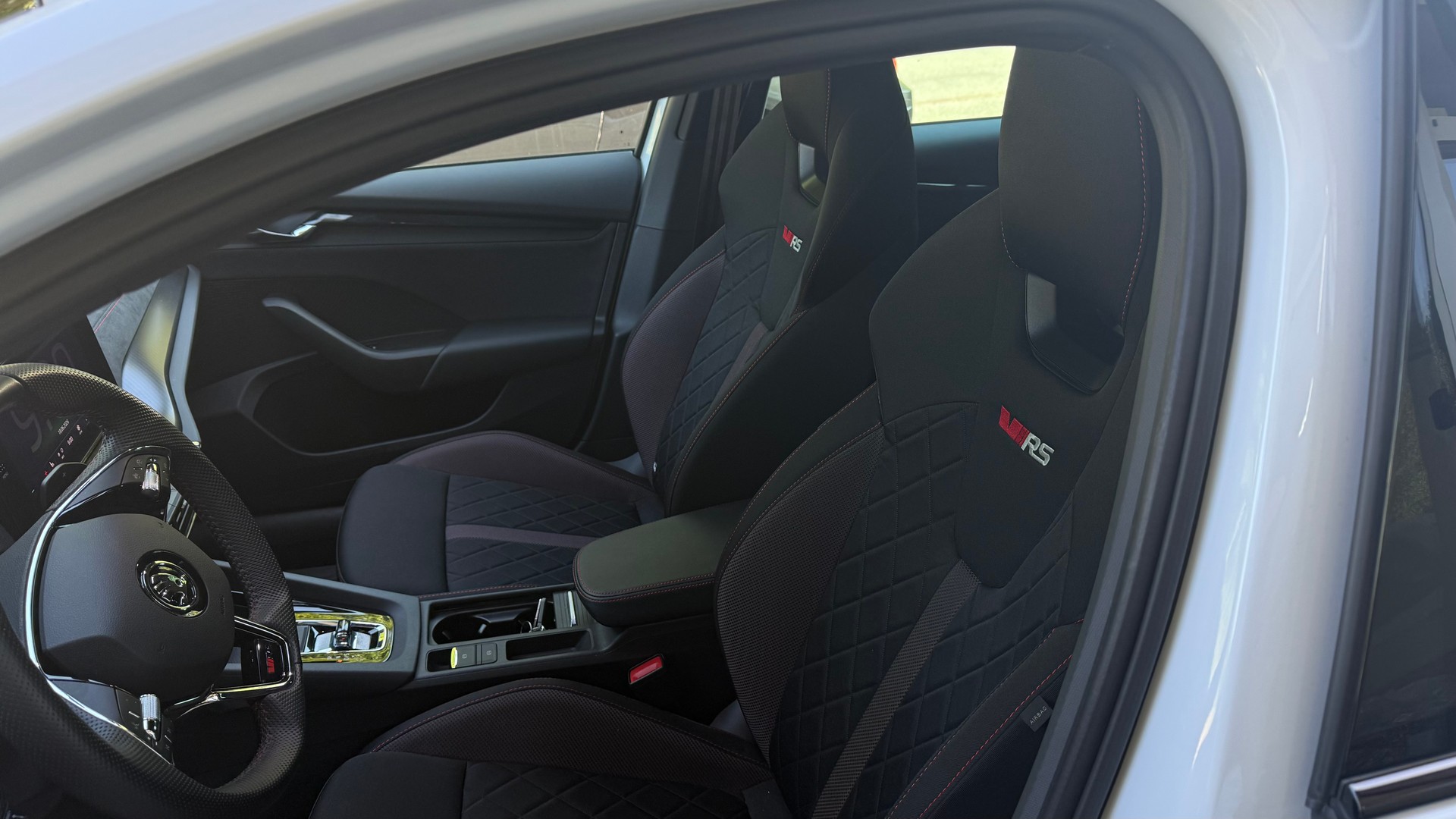 SKODA Octavia Combi 2.0 TDI DSG RS 4x4-image-7