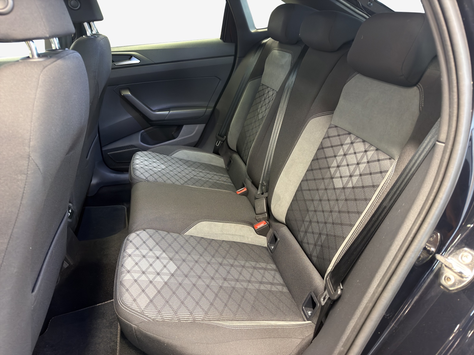 VW Taigo 1.5 TSI R-Line DSG-image-11
